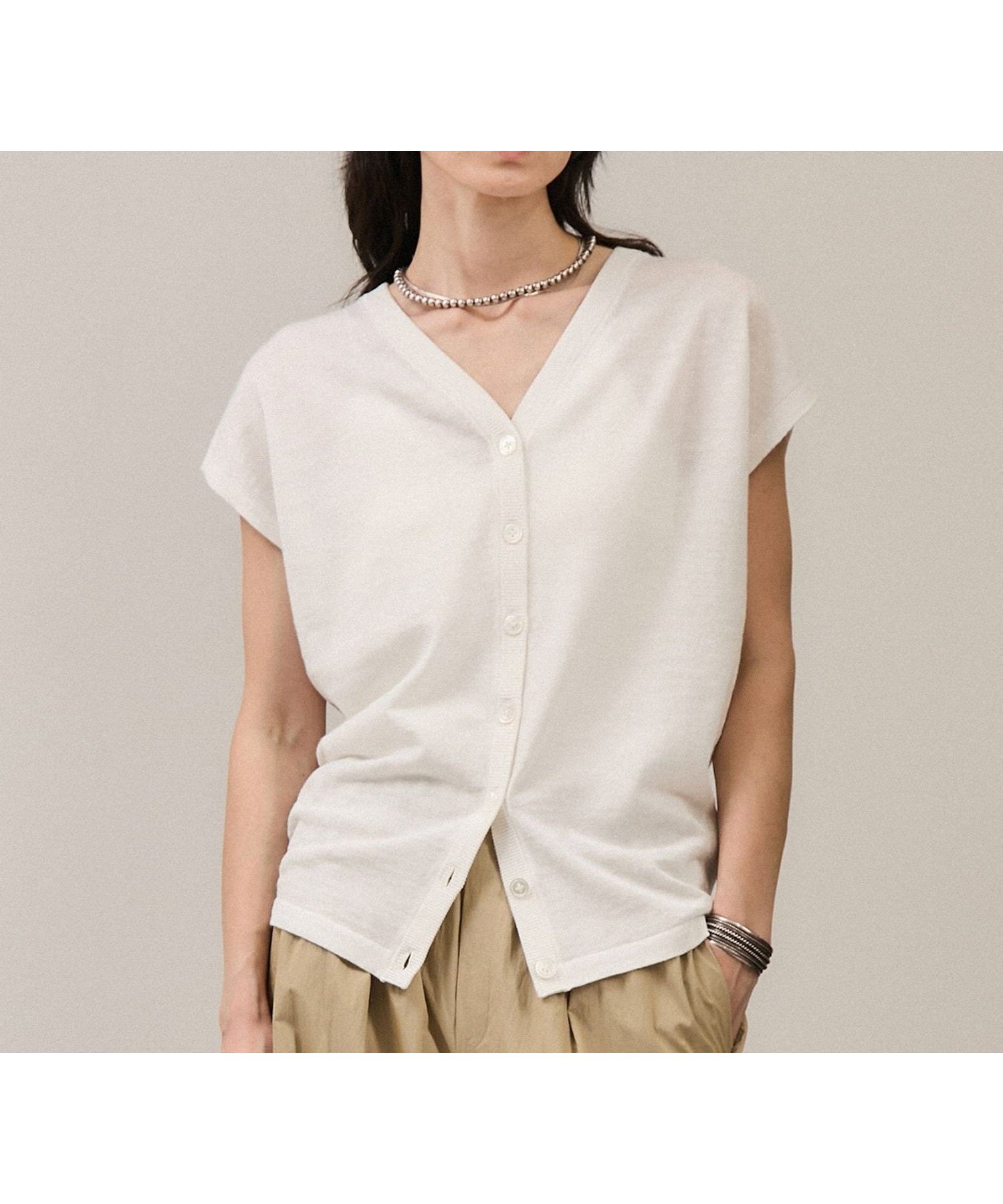【サロン アダム エ ロペ/SALON adam et rope'】のリネンVネック2WAYCD 人気、トレンドファッション・服の通販 founy(ファニー) 　ファッション　Fashion　レディースファッション　Ladies' Fashion Online　トップス・カットソー　Tops/Tshirt　Vネック　V-Neck　カーディガン　Cardigan　スラックス　Slacks　スリーブ　Sleeve　ノースリーブ　No Sleeve　フォルム　Form　フレンチ　French　フロント　Front　ボトム　Bottom　ポケット　Pocket　リネン　Linen　おすすめ　Recommend　夏　Summer　エレガント 上品　Elegant　ビジネス 仕事 通勤　Business　 other-1|ID: prp329100004586924 ipo3291000000032668440