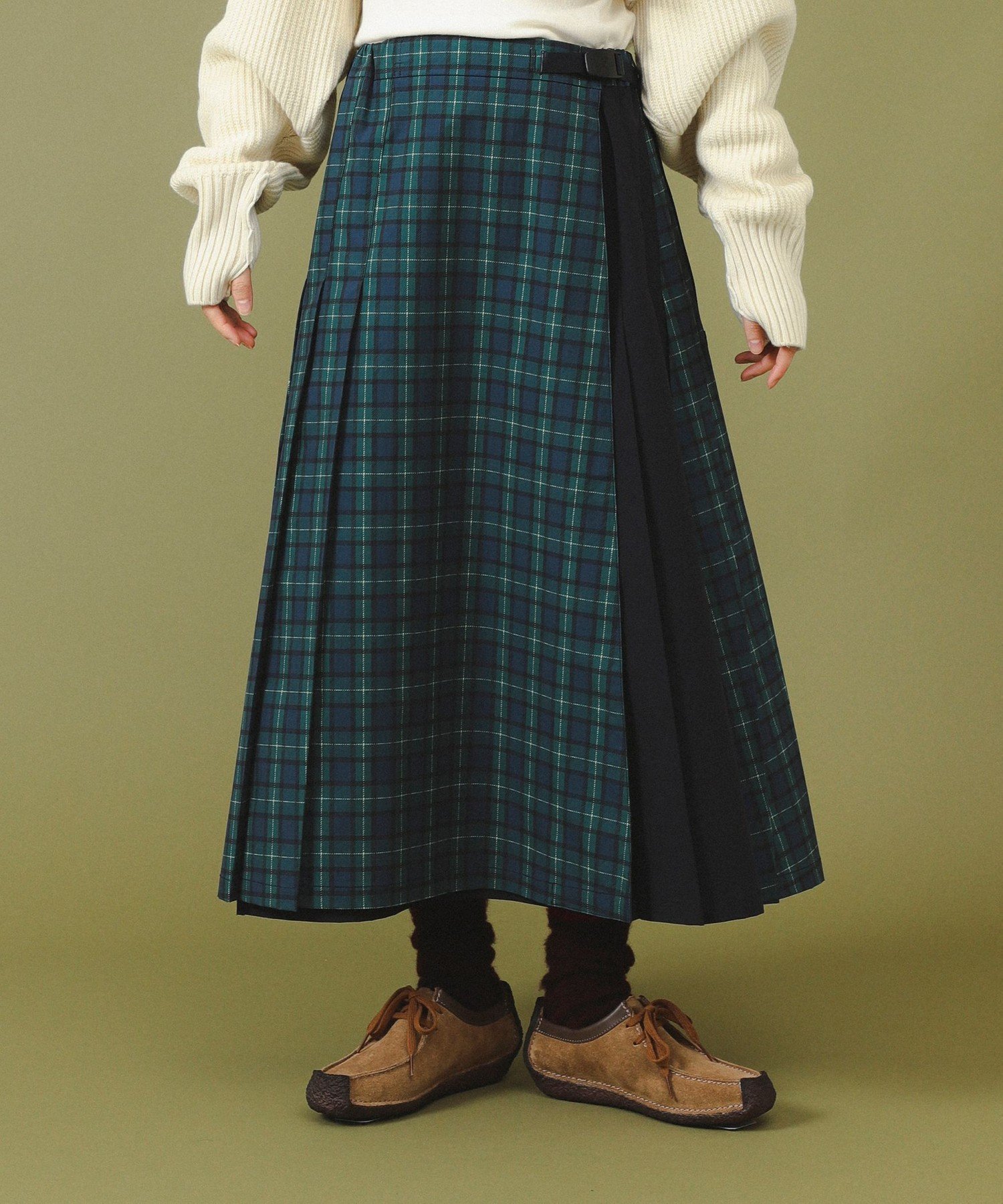 【ビームス ウイメン/BEAMS】の【別注】Gramicci / プリーツ スカート 人気、トレンドファッション・服の通販 founy(ファニー) 　ファッション　Fashion　レディースファッション　Ladies' Fashion Online　スカート　Skirt　プリーツスカート　Pleated Skirts　アウトドア　Outdoor　クラシック　Classic　スウェット　Sweat　ストライプ　Stripe　スニーカー　Sneakers　スペシャル　Special　プリント　Print　プリーツ　Pleats　別注　Special Order　ミックス　Mix　無地　Plain Color　リップ　Lip　ロング　Long　エレガント 上品　Elegant　 other-1|ID: prp329100004587131 ipo3291000000032529695