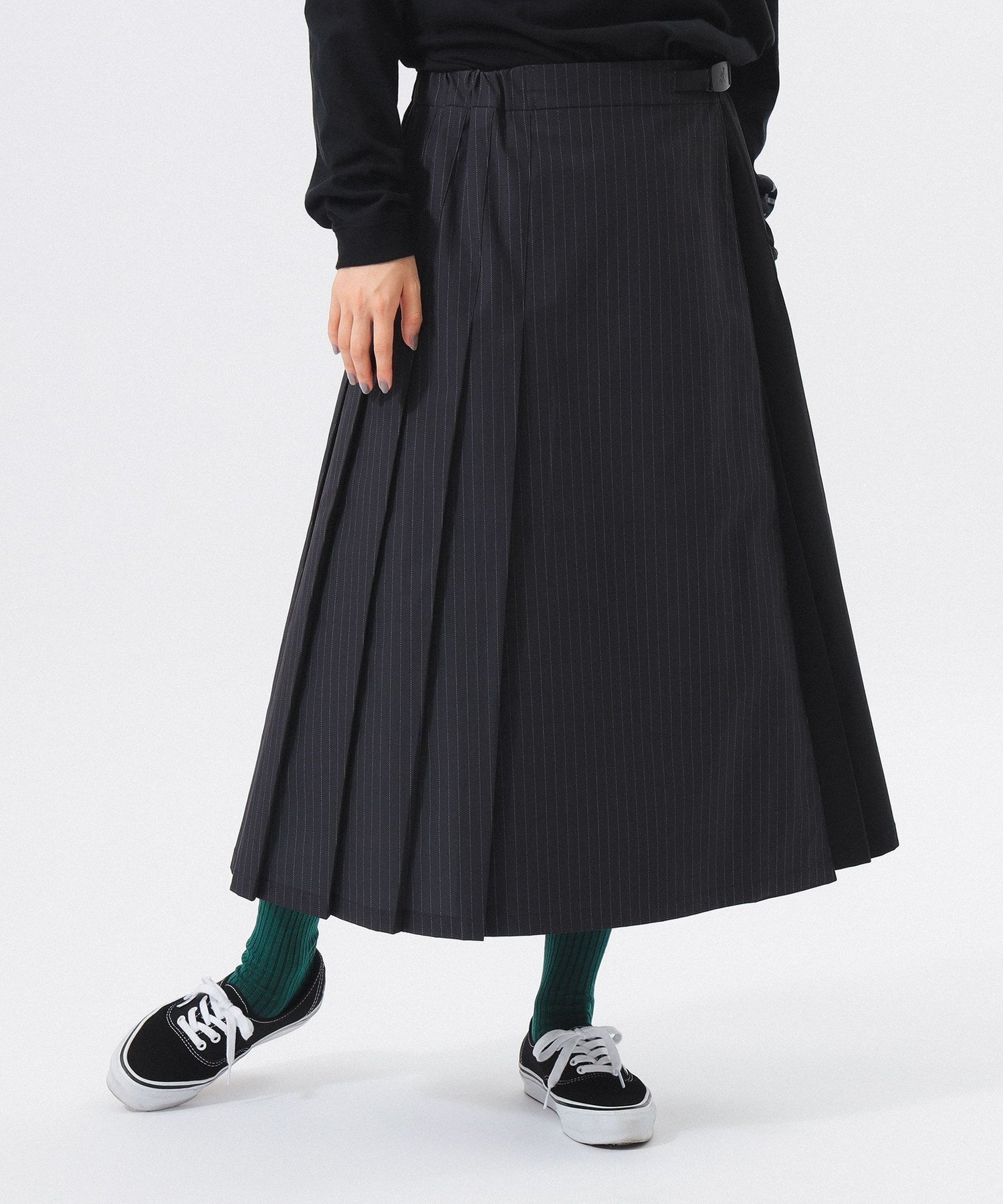 【ビームス ウイメン/BEAMS】の【別注】Gramicci / プリーツ スカート インテリア・キッズ・メンズ・レディースファッション・服の通販 founy(ファニー) 　ファッション　Fashion　レディースファッション　Ladies' Fashion Online　スカート　Skirt　プリーツスカート　Pleated Skirts　アウトドア　Outdoor　クラシック　Classic　スウェット　Sweat　ストライプ　Stripe　スニーカー　Sneakers　スペシャル　Special　プリント　Print　プリーツ　Pleats　別注　Special Order　ミックス　Mix　無地　Plain Color　リップ　Lip　ロング　Long　エレガント 上品　Elegant　PIN_STRIPE|ID: prp329100004587131 ipo3291000000032529697