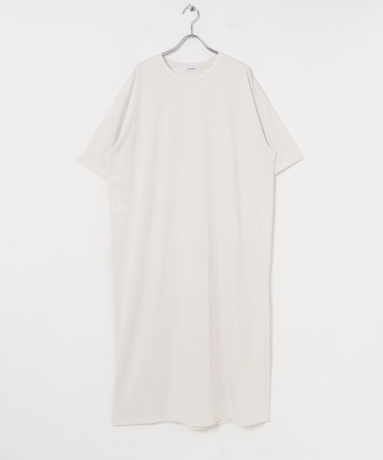 【アーバンリサーチ/URBAN RESEARCH】のルーズTシャツワンピース インテリア・キッズ・メンズ・レディースファッション・服の通販 founy(ファニー) 　ファッション　Fashion　レディースファッション　Ladies' Fashion Online　ワンピース　Dress　シャツワンピース　Shirt Dresses　2024年　2024　2024春夏・S/S　Ss,Spring/Summer,2024　アクセサリー　Accessories　カットソー　Cut And Sew　サンダル　Sandals　バランス　Balance　リラックス　Relax　ルーズ　Loose　夏　Summer　S/S・春夏　Ss・Spring/Summer　STEEL|ID: prp329100004587219 ipo3291000000032530892