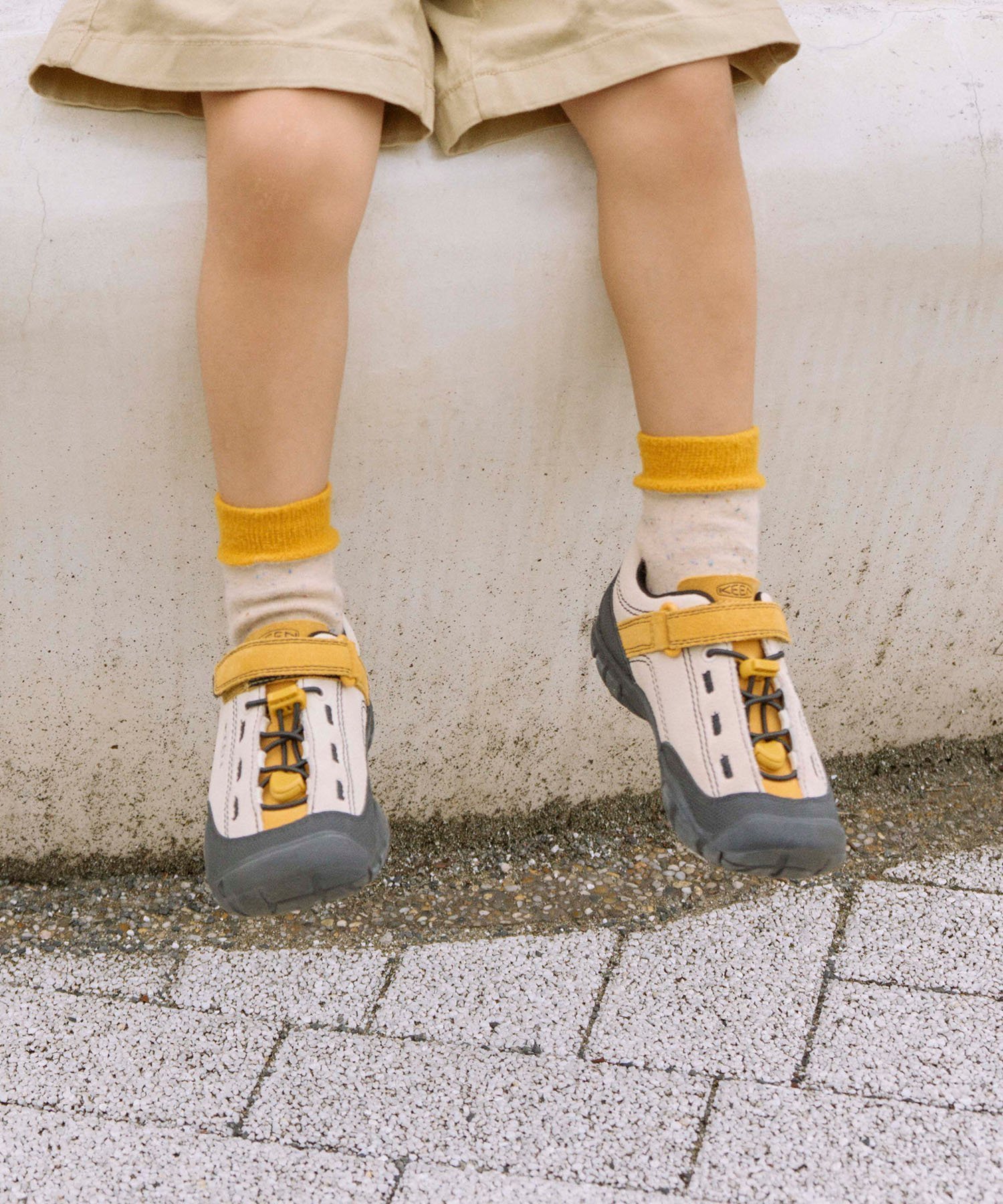 【キーン/KEEN / KIDS】のCHILDREN JASPER II キッズ ジャスパー ツー インテリア・キッズ・メンズ・レディースファッション・服の通販 founy(ファニー) 　ファッション　Fashion　キッズファッション　Fashion for Kids　アウトドア　Outdoor Clothing　クッション　Cushion, Throw Pillow　軽量　Lightweight, Ultra Light　シューズ　Shoes, Footwear　スニーカー　Sneakers, Trainers　スリッポン　Slip-On, Loafer　フィット　Fit, Slim Fit　メッシュ　Mesh, Net Fabric　ライニング　Inner Lining, Inner Fabric, Lined　BIRCH/OAK BUFF|ID: prp329100004587320 ipo3291000000032726904