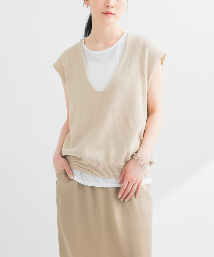 【アーバンリサーチ/URBAN RESEARCH】のリネンコットンVネックニットベスト インテリア・キッズ・メンズ・レディースファッション・服の通販 founy(ファニー) https://founy.com/ ファッション Fashion レディースファッション Ladies' Fashion Online アウター Coat Outerwear トップス・カットソー Tops/Tshirt ニット Knit Tops ベスト/ジレ Gilets/Vests Vネック V-Neck 2025年 2025 2025春夏・S/S Ss,Spring/Summer,2025 おすすめ Recommend インナー Inner キャミソール Camisole シンプル Simple スタイリッシュ Stylish バランス Balance リネン Linen 夏 Summer S/S・春夏 Ss・Spring/Summer |ID: prp329100004587466 ipo3291000000032534449