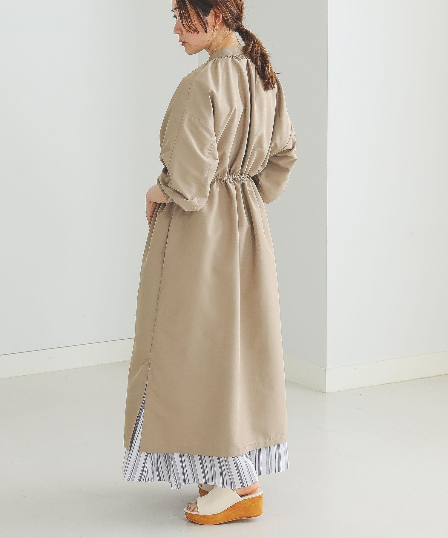 【その他のブランド/Other】のBEAMS HEART / ドロスト シャーリング コート インテリア・キッズ・メンズ・レディースファッション・服の通販 founy(ファニー) 　ファッション　Fashion　レディースファッション　Ladies' Fashion Online　アウター　Coat Outerwear　コート　Coats　シャーリング　Shirring　リラックス　Relax　BEIGE|ID: prp329100004587544 ipo3291000000032666100