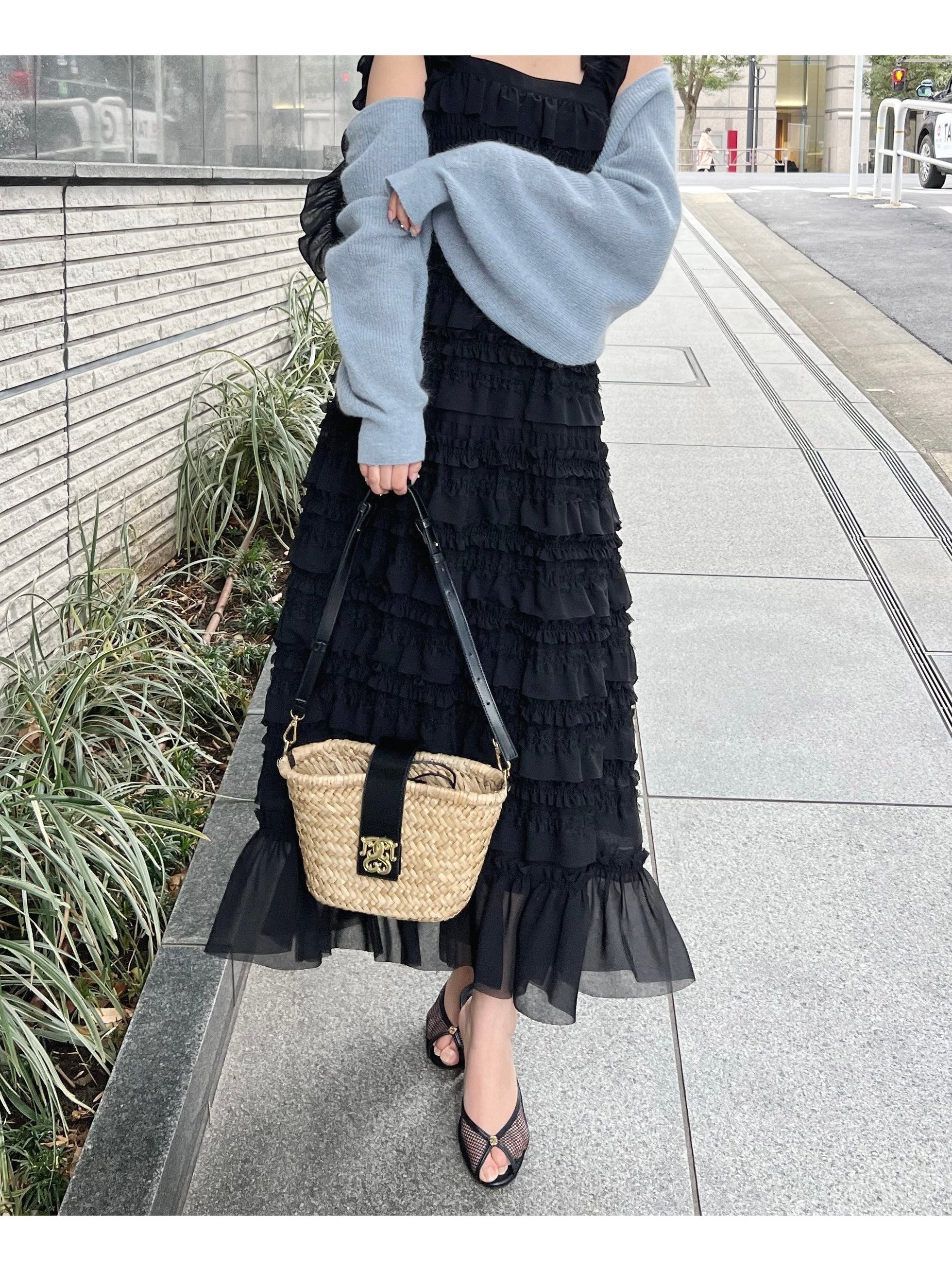 【スナイデル/SNIDEL】のショルダーリボンキャミワンピース 人気、トレンドファッション・服の通販 founy(ファニー) 　ファッション　Fashion　レディースファッション　Ladies' Fashion Online　ワンピース　Dress　キャミワンピース　No Sleeve Dresses　ウェーブ　Wave　キャミワンピース　Cami Dress　シフォン　Chiffon　シャーリング　Shirring　チュール　Tulle　ドット　Dot　フィット　Fit　フリル　Frills　フロント　Front　リボン　Ribbon　おすすめ　Recommend　エレガント 上品　Elegant　 other-1|ID: prp329100004587764 ipo3291000000032538644