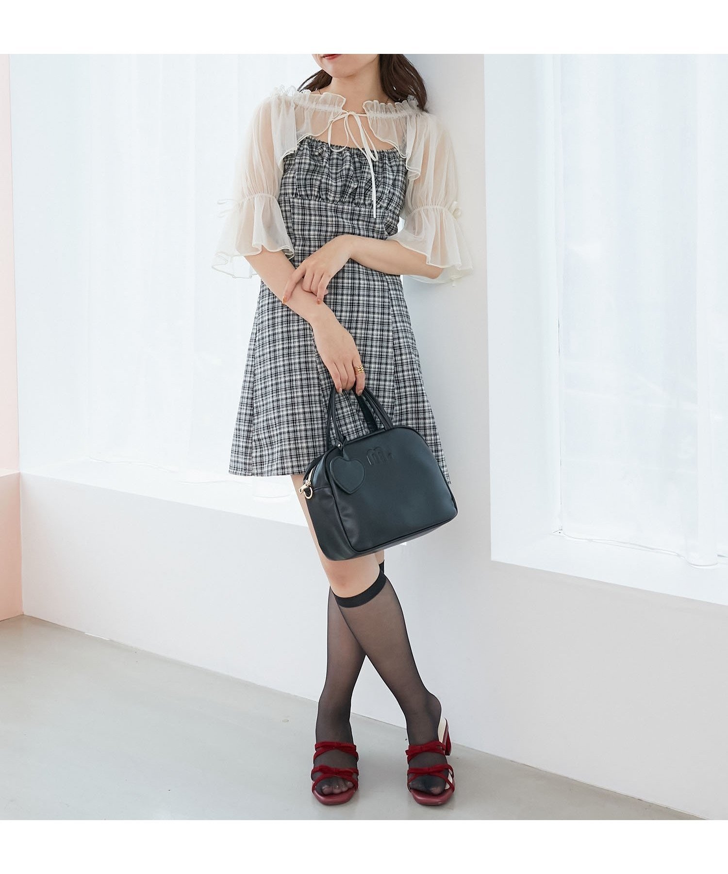 【マジェスティック レゴン/MAJESTIC LEGON】のチュールボレロセットミニキャミワンピ インテリア・キッズ・メンズ・レディースファッション・服の通販 founy(ファニー) 　ファッション　Fashion　レディースファッション　Fashion for Women　アウター　Coat / Outerwear Collection　ボレロ・ショート丈ジャケット / ドレス羽織りに　Boleros & Short Jackets　ワンピース　Dresses　キャミソールワンピース　Camisole Dresses　インナー　Innerwear　キャミソール　Camisole, Spaghetti Strap Top　キャミワンピース　Cami Dress, Slip Dress　セットアップ　Set-Up, Coordinated Outfit　ダウン　Down, Puffer　チュール　Tulip, Tulip Motif　フィット　Fit, Slim Fit　ボレロ　Bolero, Short Cardigan　羽織　Haori, Light Jacket　ロング　Long, Long-Length　再入荷　Restock / Back in Stock　ブラック柄|ID: prp329100004587839 ipo3291000000032728706