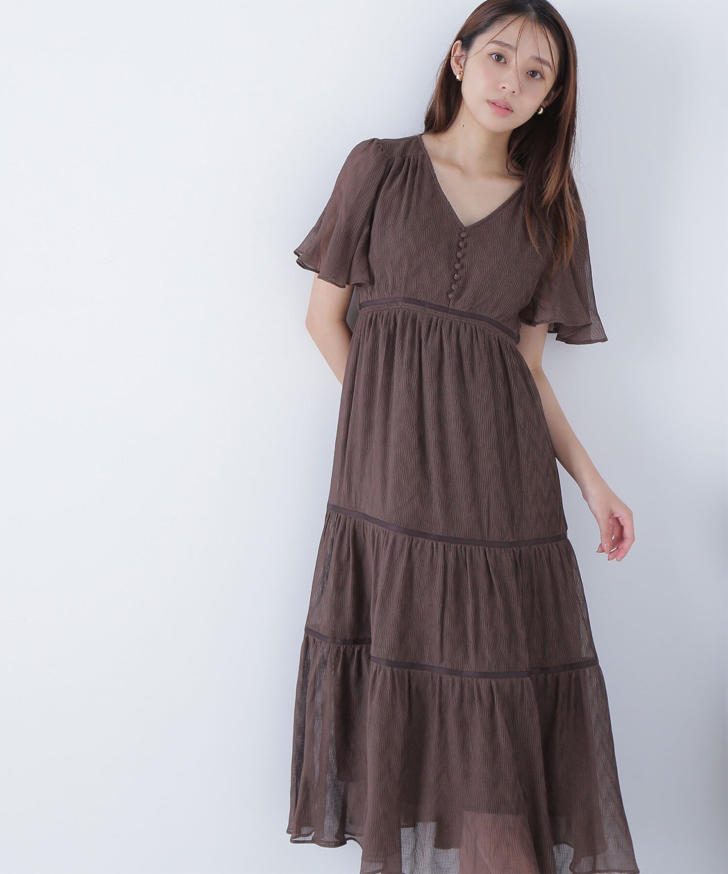【ナチュラル ビューティー ベーシック/NATURAL BEAUTY BASIC】のVネックプリーツワンピース インテリア・キッズ・メンズ・レディースファッション・服の通販 founy(ファニー) 　ファッション　Fashion　レディースファッション　Ladies' Fashion Online　ワンピース　Dress　アクセサリー　Accessories　ウェーブ　Wave　サンダル　Sandals　スリーブ　Sleeve　トレンド　Trend　フレア　Flare　ボヘミアン　Bohemian　リボン　Ribbon　ダークブラウン1|ID: prp329100004587845 ipo3291000000032539459