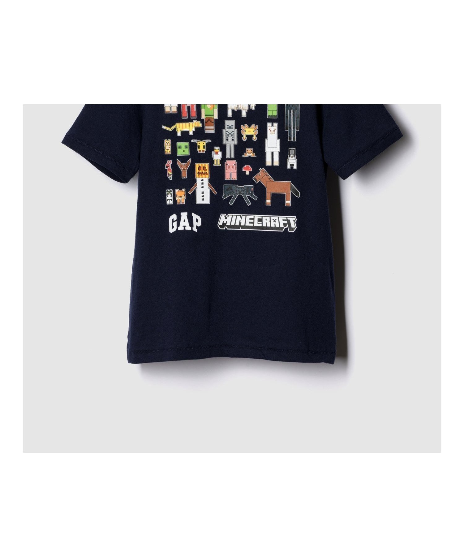 【ギャップ/GAP / KIDS】のマインクラフトグラフィックTシャツ (キッズ) インテリア・キッズ・メンズ・レディースファッション・服の通販 founy(ファニー) 　ファッション　Fashion　キッズファッション　Fashion for Kids　キャラクター　Character, Licensed Characters　グラフィック　Graphic, Graphic Design　ストレート　Straight, Straight Cut　フィット　Fit, Slim Fit　フロント　Front, Front Design　リラックス　Relax, Relaxed Fit　半袖　Short Sleeve, Half Sleeve　TAPESTRY NAVY V2|ID: prp329100004588075 ipo3291000000032729712