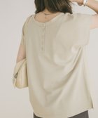 【アイテムズアーバンリサーチ/ITEMS URBAN RESEARCH】のバックボタンフレンチTシャツ 人気、トレンドファッション・服の通販 founy(ファニー) ファッション Fashion レディースファッション Fashion for Women トップス・カットソー Cut & Sew Tops シャツ・ブラウス・オフィスカジュアル Elegant Blouses & Button-Ups ロングTシャツ・Tシャツ Longline T-Shirts & Tees バッグ Bags 2025年 2025 2025春夏・S/S Spring/Summer 2025 SS25 インナー Innerwear コンパクト Compact, Small Size シンプル Simple, Minimal スリーブ Sleeve, Long Sleeve / Short Sleeve バランス Balance, Style Balance フレンチ French, French Style ベーシック Basic, Essential ボトム Bottoms, Lower Wear エレガント 上品 Elegant 夏 Summer S/S・春夏 SS, Spring/Summer, Warm Season thumbnail L.BEG|ID: prp329100004588087 ipo3291000000033311601