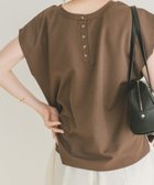 【アイテムズアーバンリサーチ/ITEMS URBAN RESEARCH】のバックボタンフレンチTシャツ 人気、トレンドファッション・服の通販 founy(ファニー) ファッション Fashion レディースファッション Fashion for Women トップス・カットソー Cut & Sew Tops シャツ・ブラウス・オフィスカジュアル Elegant Blouses & Button-Ups ロングTシャツ・Tシャツ Longline T-Shirts & Tees バッグ Bags 2025年 2025 2025春夏・S/S Spring/Summer 2025 SS25 インナー Innerwear コンパクト Compact, Small Size シンプル Simple, Minimal スリーブ Sleeve, Long Sleeve / Short Sleeve バランス Balance, Style Balance フレンチ French, French Style ベーシック Basic, Essential ボトム Bottoms, Lower Wear エレガント 上品 Elegant 夏 Summer S/S・春夏 SS, Spring/Summer, Warm Season thumbnail BRN|ID: prp329100004588087 ipo3291000000033311607