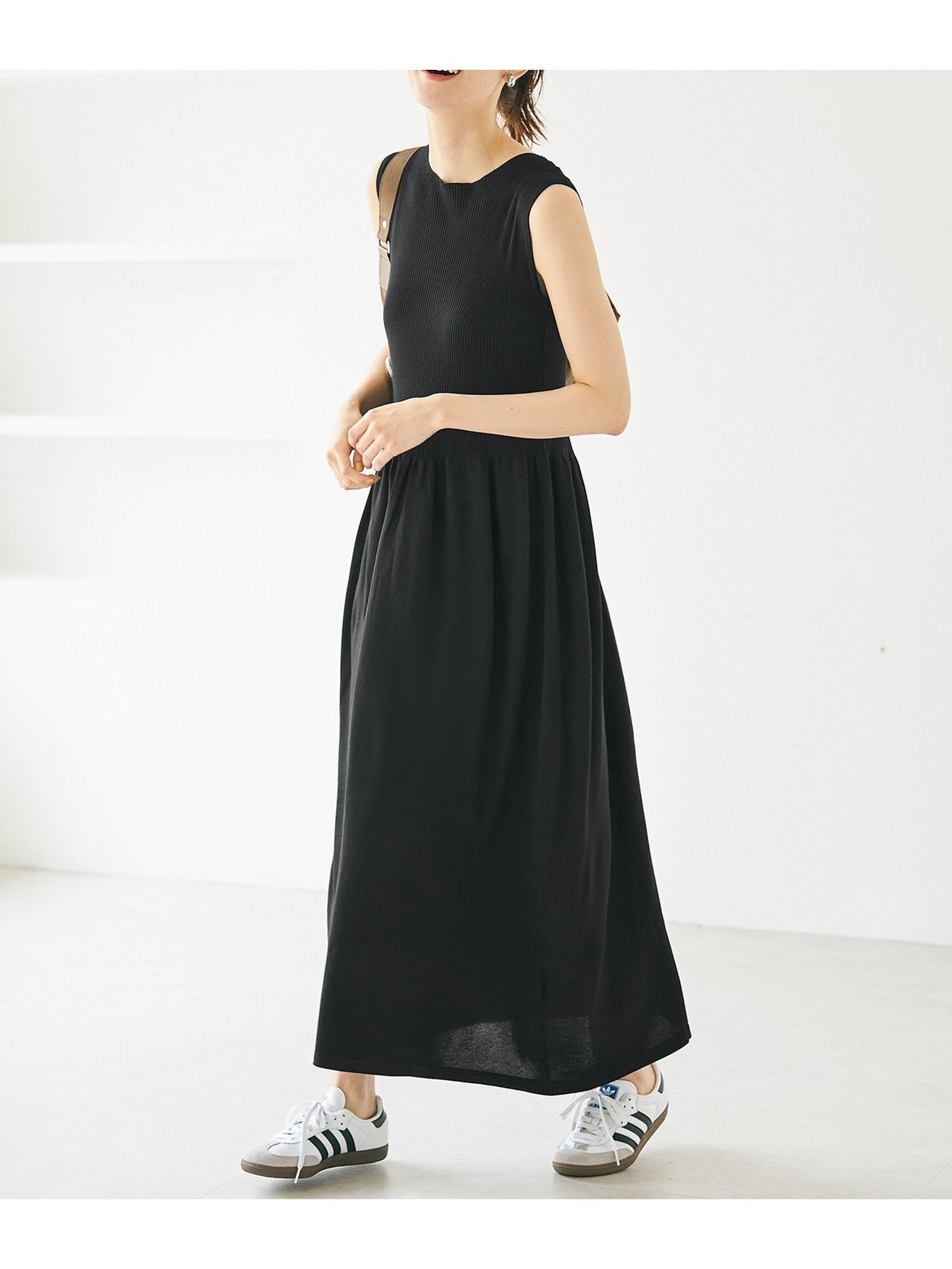 【コカ/COCA】のボートネックサマーニットワンピース インテリア・キッズ・メンズ・レディースファッション・服の通販 founy(ファニー) 　ファッション　Fashion　レディースファッション　Fashion for Women　ワンピース　Dresses　ニットワンピース　Knit Dresses　2024年　2024　2024春夏・S/S　Spring/Summer 2024 SS24　おすすめ　Recommended / Our Picks　キャップ　Cap, Baseball Cap　サマー　Summer, Summer Style　ストレッチ　Stretch, Stretchy Fabric　スニーカー　Sneakers, Trainers　フィット　Fit, Slim Fit　フレア　Flare, Flared　ポケット　Pocket, Pocket Detail　切替　Switching, Contrast Panel　秋　Autumn　Black|ID: prp329100004588094 ipo3291000000032729445
