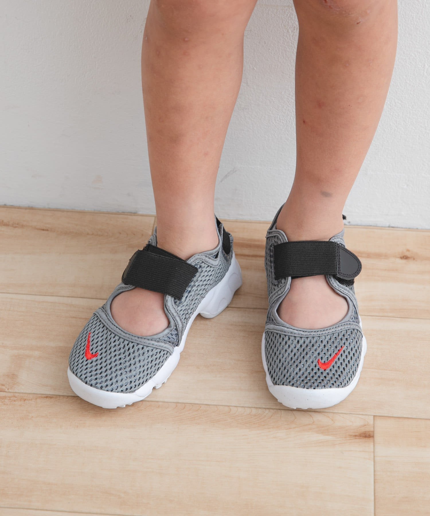 【アーバンリサーチ ドアーズ/URBAN RESEARCH DOORS / KIDS】のNIKE ナイキリフト 2GSPS(KIDS) 人気、トレンドファッション・服の通販 founy(ファニー) 　ファッション　Fashion　キッズファッション　Fashion for Kids　2025年　2025　2025春夏・S/S　Spring/Summer 2025 SS25　シューズ　Shoes, Footwear　スニーカー　Sneakers, Trainers　スポーツ　Sports, Activewear　ビーチ　Beach, Seaside　フォーム　Form　ラップ　Wrap, Wrap Design　夏　Summer　S/S・春夏　SS, Spring/Summer, Warm Season　 other-1|ID: prp329100004588144 ipo3291000000032740445