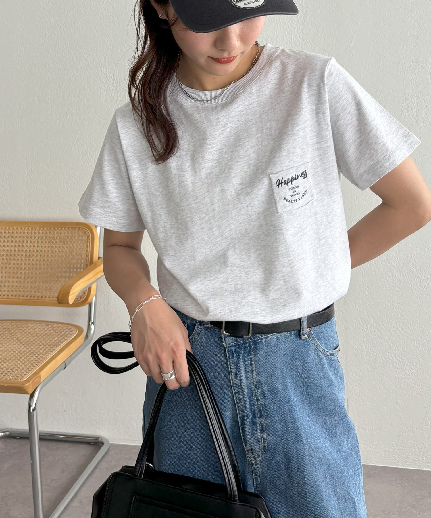 【ディスコート/Discoat】の【WEB限定】Happinessロゴコンパクト半袖Tシャツ インテリア・キッズ・メンズ・レディースファッション・服の通販 founy(ファニー) 　ファッション　Fashion　レディースファッション　Fashion for Women　トップス・カットソー　Cut & Sew Tops　シャツ・ブラウス・オフィスカジュアル　Elegant Blouses & Button-Ups　ロングTシャツ・Tシャツ　Longline T-Shirts & Tees　おすすめ　Recommended / Our Picks　コンパクト　Compact, Small Size　シンプル　Simple, Minimal　半袖　Short Sleeve, Half Sleeve　ホワイト|ID: prp329100004588178 ipo3291000000033134573