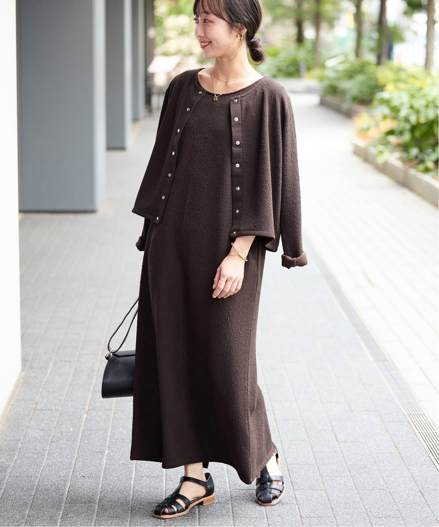 【スローブ イエナ/SLOBE IENA】の《2枚セット》ジャージースナップカーディガン*ノースリーブワンピース インテリア・キッズ・メンズ・レディースファッション・服の通販 founy(ファニー) 　ファッション　Fashion　レディースファッション　Ladies' Fashion Online　ワンピース　Dress　2025年　2025　2025春夏・S/S　Ss,Spring/Summer,2025　カーディガン　Cardigan　ジャージ　Jersey　ノースリーブ　No Sleeve　ベーシック　Basic　リラックス　Relax　夏　Summer　春　Spring　ブラウン|ID: prp329100004588213 ipo3291000000032544936