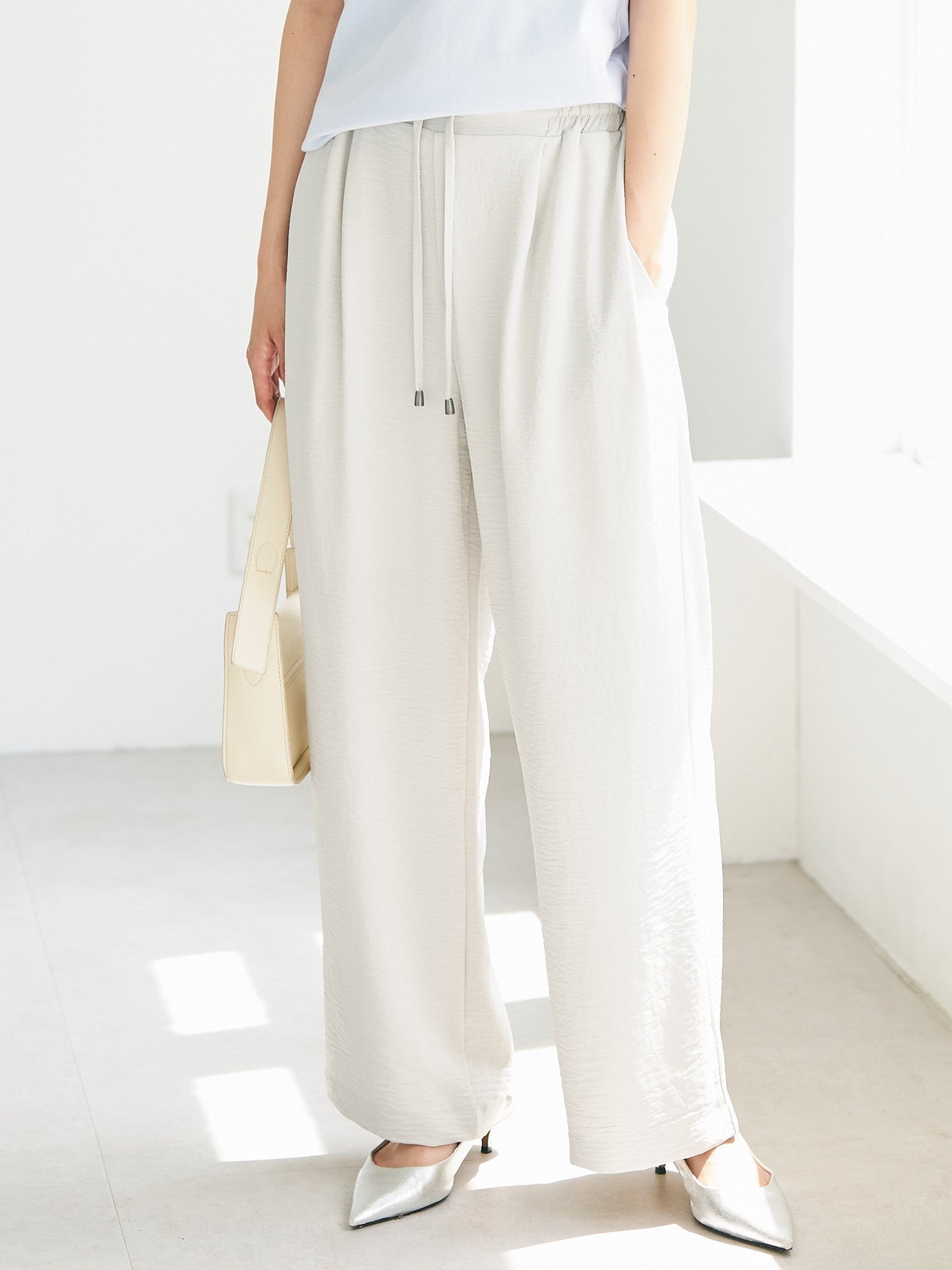 【コカ/COCA】の【吸水速乾】シボサテンライクイージーパンツ インテリア・キッズ・メンズ・レディースファッション・服の通販 founy(ファニー) 　ファッション　Fashion　レディースファッション　Fashion for Women　パンツ　Pants & Trousers　吸水　Absorbent, Quick-Dry　ストレート　Straight, Straight Cut　タンク　Tank Top, Sleeveless Top　ポケット　Pocket, Pocket Detail　無地　Plain, Solid Color　楽ちん　Easy Fit, Comfortable　夏　Summer　エレガント 上品　Elegant　2025年　2025　2025春夏・S/S　Spring/Summer 2025 SS25　Ivory|ID: prp329100004588312 ipo3291000000033057930