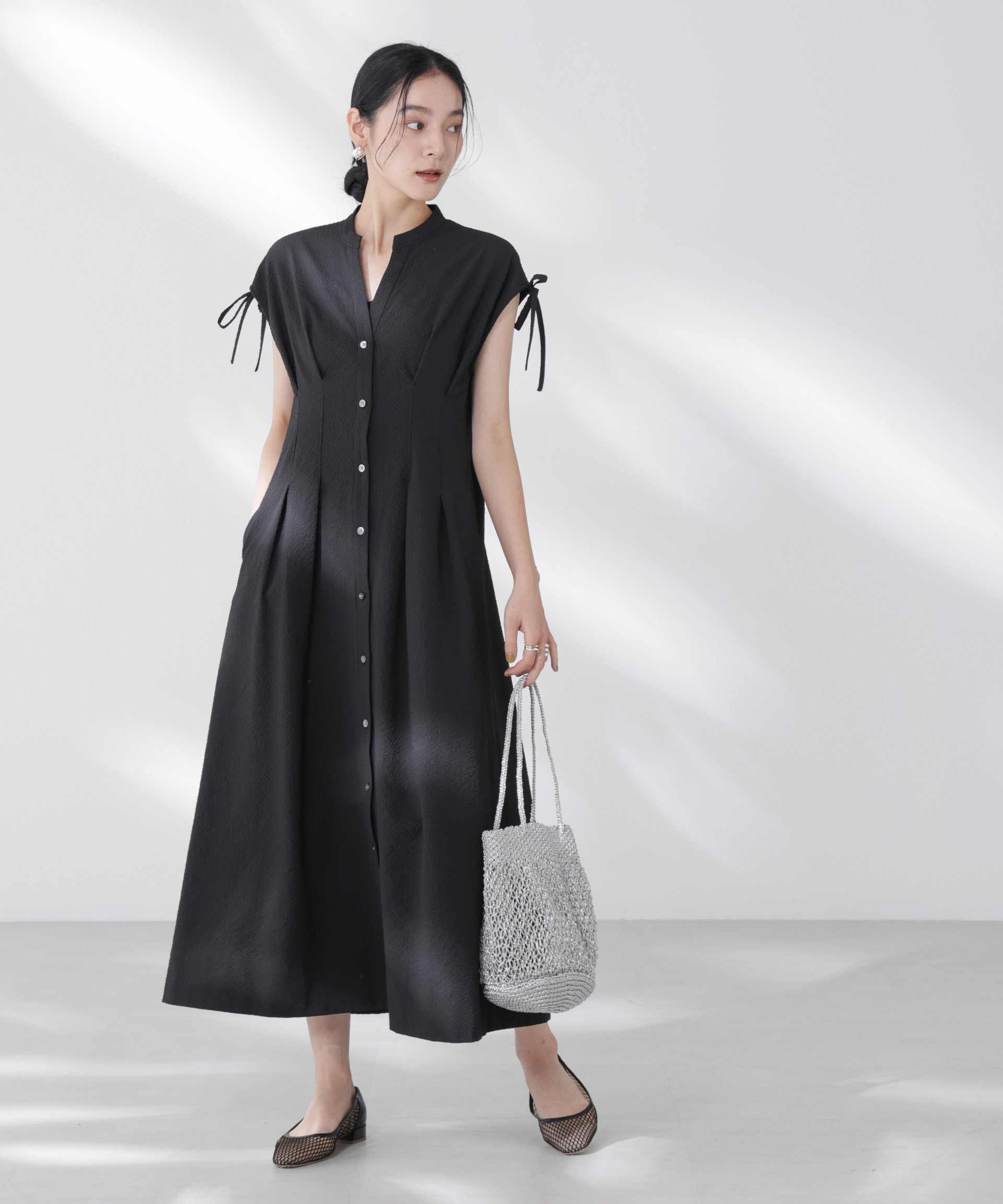 【ナノ ユニバース/nano universe】のリボンドロストサッカーシャツワンピース インテリア・キッズ・メンズ・レディースファッション・服の通販 founy(ファニー) 　ファッション　Fashion　レディースファッション　Ladies' Fashion Online　ワンピース　Dress　シャツワンピース　Shirt Dresses　ウォッシャブル　Washable　ギャザー　Gather　サッカー　Soccer　シェイプ　Shape　定番　Standard　フェミニン　Feminine　フロント　Front　ポケット　Pocket　羽織　Haori　リボン　Ribbon　おすすめ　Recommend　2025年　2025　ブラック|ID: prp329100004589053 ipo3291000000032555914