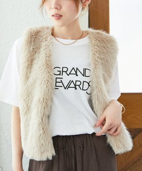 【ルクールブラン/le.coeur blanc】のショートフェイクファーベスト 人気、トレンドファッション・服の通販 founy(ファニー) ファッション Fashion レディースファッション Fashion for Women アウター Coat / Outerwear Collection トップス・カットソー Cut & Sew Tops ベスト&ジレ / 重ね着スタイル Vests & Gilets おすすめ Recommended / Our Picks カットソー Cut and Sewn Top ショート Short, Short Length トレンド Trend, Trending Now バランス Balance, Style Balance フェイク Faux, Fake ベスト Vest, Waistcoat A/W・秋冬 Autumn/Winter |ID:prp329100004589166