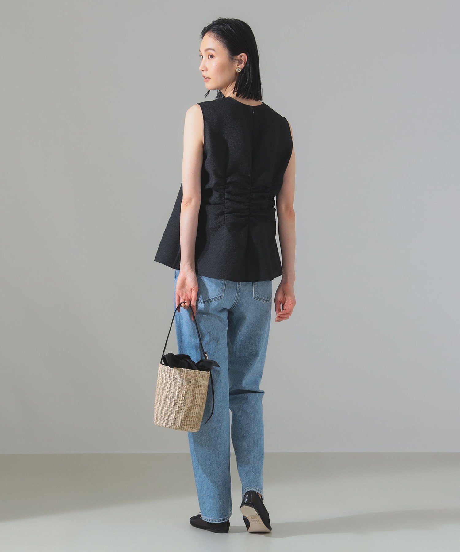 【デミルクス ビームス/Demi-Luxe BEAMS】の【7/25再値下げ】ジャカード バッグギャザー ノースリーブブラウス インテリア・キッズ・メンズ・レディースファッション・服の通販 founy(ファニー) 　ファッション　Fashion　レディースファッション　Fashion for Women　トップス・カットソー　Cut & Sew Tops　キャミソール&ノースリーブ　Camisoles & Sleeveless Tops　シャツ・ブラウス・オフィスカジュアル　Elegant Blouses & Button-Ups　おすすめ　Recommended / Our Picks　ウェーブ　Wavy Pattern　オーガンジー　Organza Fabric　ギャザー　Gathered, Ruffled　ジャカード／ジャガード　Jacquard, Woven Pattern　ノースリーブ　Sleeveless, No-Sleeve　フィット　Fit, Slim Fit　フェミニン　Feminine, Girly　ベーシック　Basic, Essential　BLACK|ID: prp329100004589343 ipo3291000000033179281