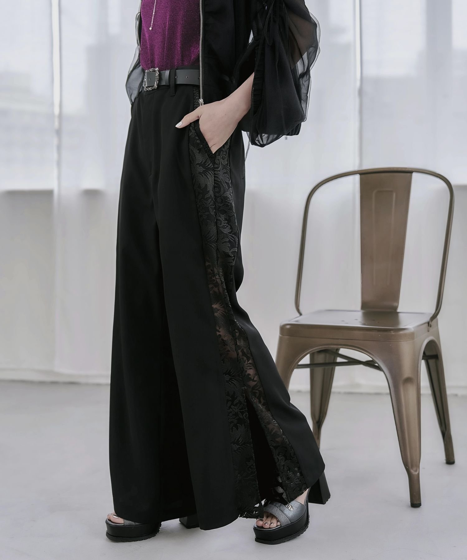【ハレ/HARE】のヴィンテージシシュウフレアパンツ インテリア・キッズ・メンズ・レディースファッション・服の通販 founy(ファニー) 　ファッション　Fashion　レディースファッション　Fashion for Women　パンツ　Pants & Trousers　ウェーブ　Wavy Pattern　厚底　Platform Shoes　コンパクト　Compact, Small Size　サンダル　Sandals, Summer Shoes　シアー　Sheer, See-Through　シューズ　Shoes, Footwear　スクエア　Square, Square Shape　ストレート　Straight, Straight Cut　スニーカー　Sneakers, Trainers　スリット　Slit, Slit Detail　チュール　Tulip, Tulip Motif　バランス　Balance, Style Balance　バレエ　Ballet, Ballet Style　フラワー　Flower, Floral　フレア　Flare, Flared　ミュール　Mule, Backless Shoes　モチーフ　Motif, Design Theme　無地　Plain, Solid Color　リブニット　Rib Knit, Ribbed Knit　おすすめ　Recommended / Our Picks　夏　Summer　エレガント 上品　Elegant　ブラック09|ID: prp329100004589494 ipo3291000000032756169