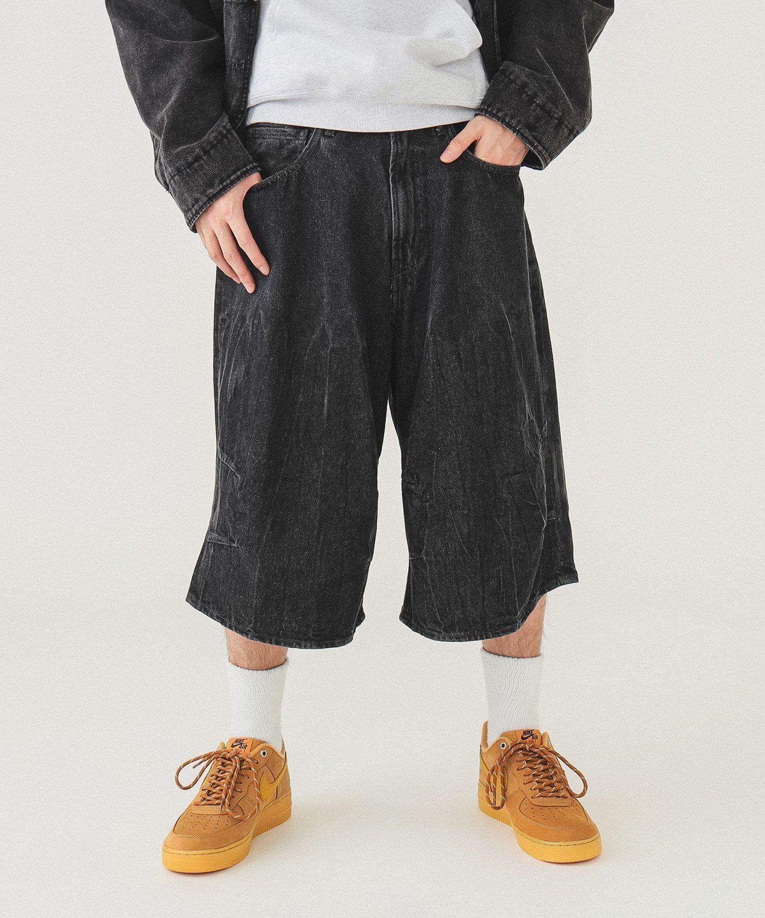 【ビームス/BEAMS / MEN】の5ポケット クウォーターレングス ワイドデニム 25SS ショートパンツ ショーツ ひざ下 ジョーツ インテリア・キッズ・メンズ・レディースファッション・服の通販 founy(ファニー) 　ファッション　Fashion　メンズファッション　Fashion for Men　ボトムス　Bottoms　ハーフパンツ・ショートパンツ　Shorts & Half Pants　2025年　2025　2025春夏・S/S　Spring/Summer 2025 SS25　ショーツ　Shorts, Short Pants　ショート　Short, Short Length　スタイリッシュ　Stylish, Fashionable　デニム　Denim, Jeans Material　トレンド　Trend, Trending Now　ドローコード　Drawcord, Drawstring Cord　パッチ　Patch, Appliqué　ポケット　Pocket, Pocket Detail　リラックス　Relax, Relaxed Fit　ワイド　Wide, Wide Fit　BLACK|ID: prp329100004589496 ipo3291000000033544430