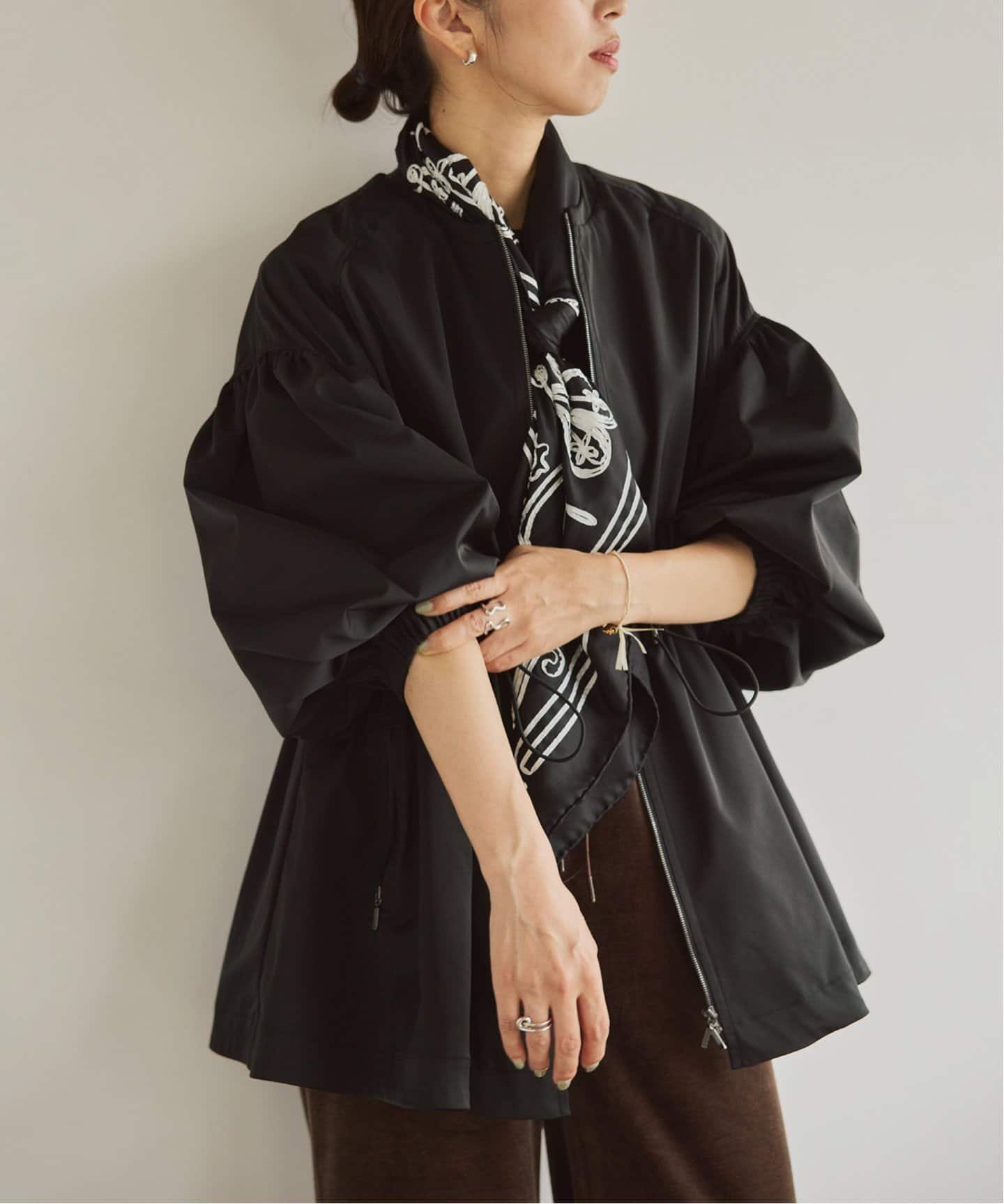 【ヴェルメイユ パー イエナ/VERMEIL par iena】の《追加 》ノーカラーギャザーZIPブルゾン インテリア・キッズ・メンズ・レディースファッション・服の通販 founy(ファニー) 　ファッション　Fashion　レディースファッション　Ladies' Fashion Online　アウター　Coat Outerwear　ブルゾン　Blouson/Jackets　2025年　2025　2025-2026秋冬・A/W　Aw/Autumn/Winter/Fw/Fall/2025-2026　ギャザー　Gather　シンプル　Simple　ドローコード　Draw Cord　フレア　Flare　ブルゾン　Blouson　ミリタリー　Military　モノトーン　Monotone　人気　Popularity　ブラック|ID: prp329100004589510 ipo3291000000032560946