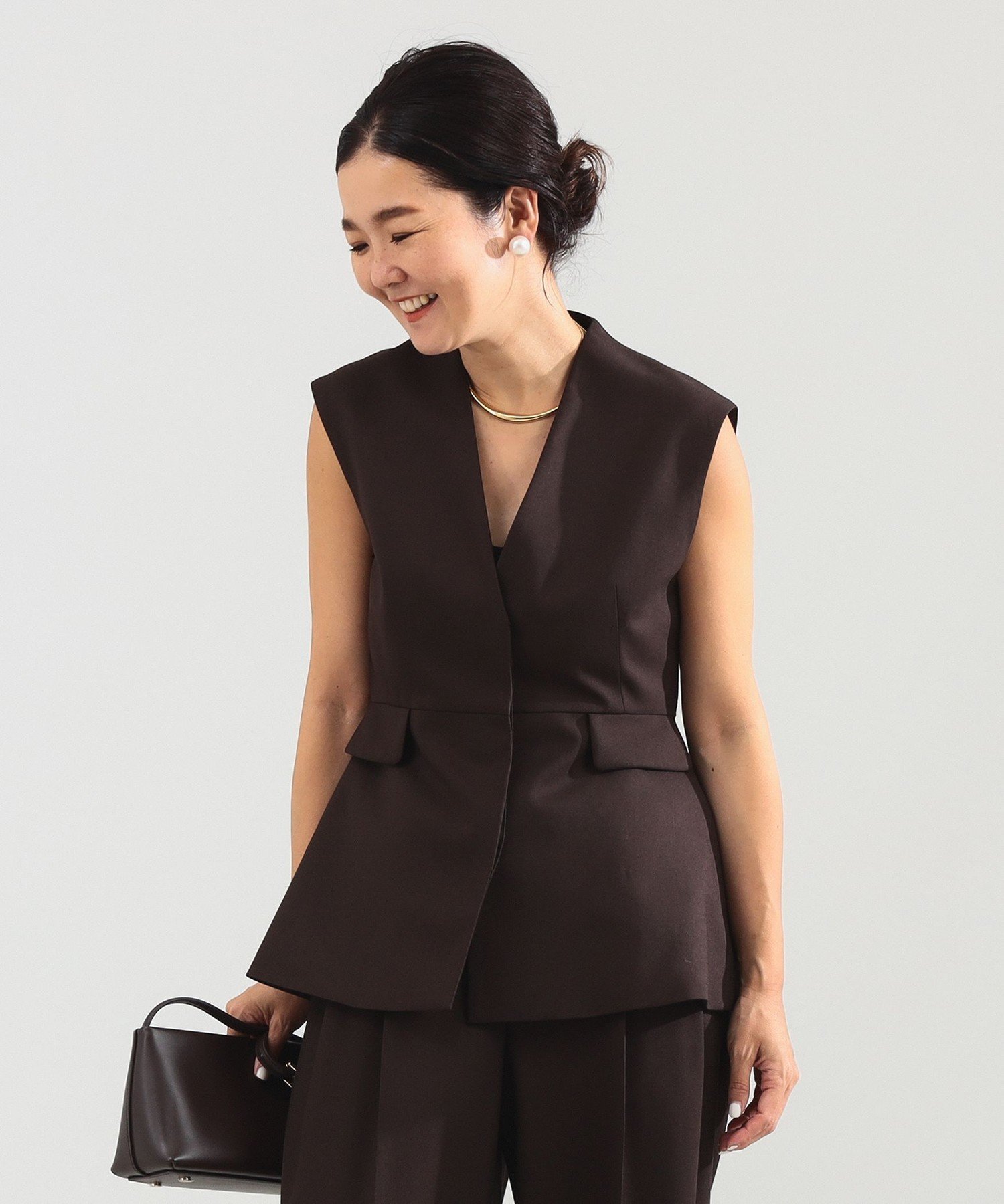 【デミルクス ビームス/Demi-Luxe BEAMS】のエディター東原妙子 * Demi-Luxe BEAMS / ツイル ペプラム ジレ インテリア・キッズ・メンズ・レディースファッション・服の通販 founy(ファニー) 　ファッション　Fashion　レディースファッション　Ladies' Fashion Online　アウター　Coat Outerwear　トップス・カットソー　Tops/Tshirt　ベスト/ジレ　Gilets/Vests　シンプル　Simple　セットアップ　Set Up　ツイル　Twill　フィット　Fit　フォーマル　Formal　ペプラム　Peplum　エレガント 上品　Elegant　BROWN|ID: prp329100004589513 ipo3291000000032560960