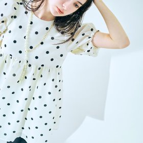 【ローズティアラ/Rose Tiara】のドットペプラムブラウス 人気、トレンドファッション・服の通販 founy(ファニー) ファッション Fashion レディースファッション Fashion for Women トップス・カットソー Cut & Sew Tops シャツ・ブラウス・オフィスカジュアル Elegant Blouses & Button-Ups オーガンジー Organza Fabric ギャザー Gathered, Ruffled スタンダード Standard, Basic スマート Smart, Elegant スリーブ Sleeve, Long Sleeve / Short Sleeve チュニック Tunic, Long Top フェミニン Feminine, Girly フォルム Silhouette, Form プリント Print, Printed Pattern ポケット Pocket, Pocket Detail |ID:prp329100004589547