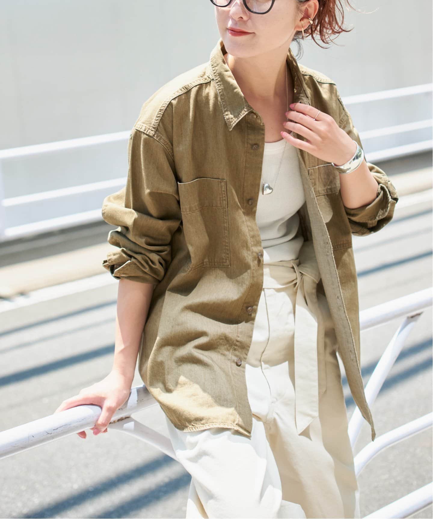 【スピック&スパン/Spick & Span】の《追加》ライトオンスデニムシャツ インテリア・キッズ・メンズ・レディースファッション・服の通販 founy(ファニー) 　ファッション　Fashion　レディースファッション　Fashion for Women　トップス・カットソー　Cut & Sew Tops　シャツ・ブラウス・オフィスカジュアル　Elegant Blouses & Button-Ups　インナー　Innerwear　ベージュ|ID: prp329100004589790 ipo3291000000033719232