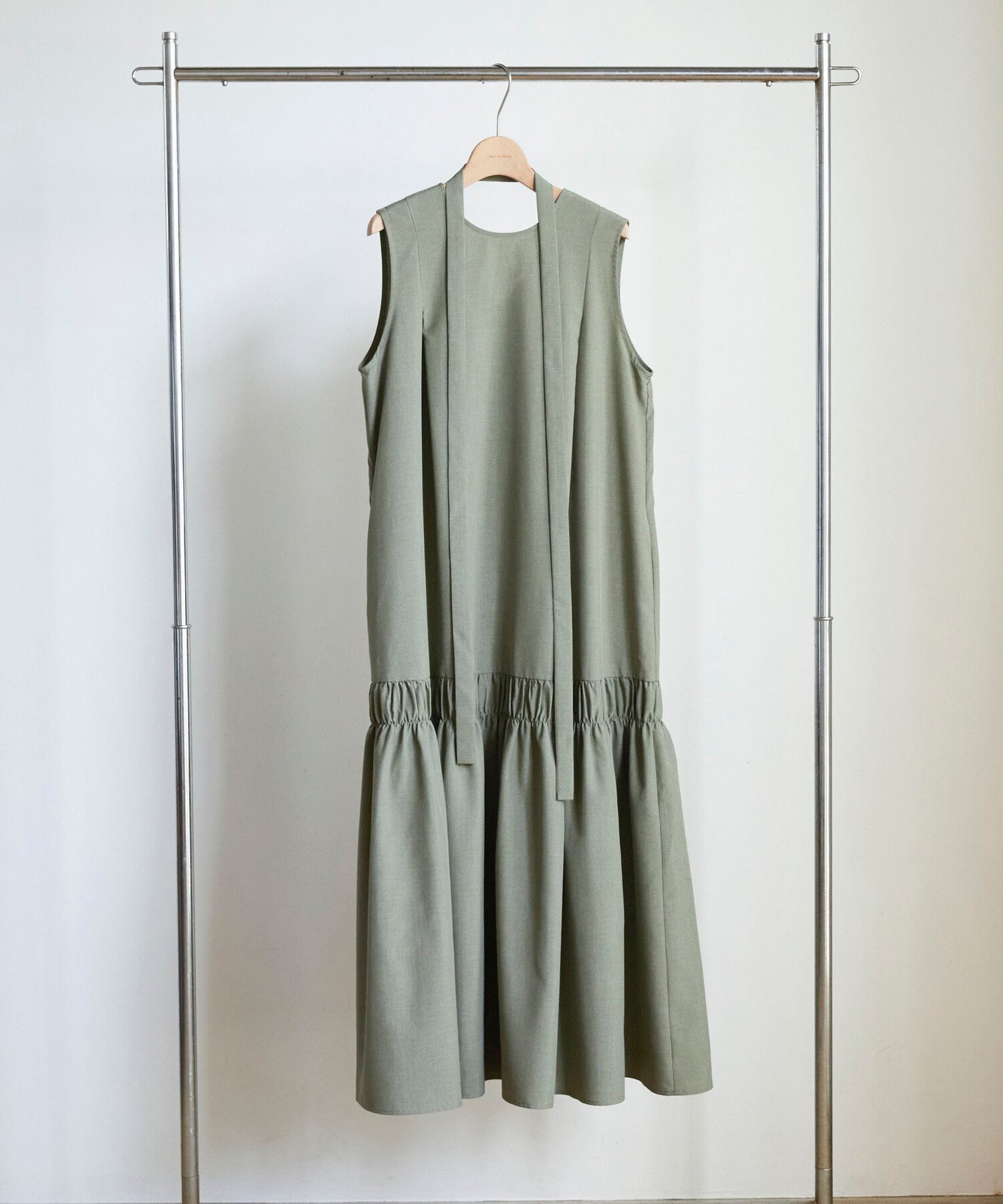 【ドゥ アルシーヴ/Doux archives】の2WAYティアードノースリワンピース インテリア・キッズ・メンズ・レディースファッション・服の通販 founy(ファニー) 　ファッション　Fashion　レディースファッション　Ladies' Fashion Online　ワンピース　Dress　ティアード　Tiered　リボン　Ribbon　KHAKI|ID: prp329100004589797 ipo3291000000032624957