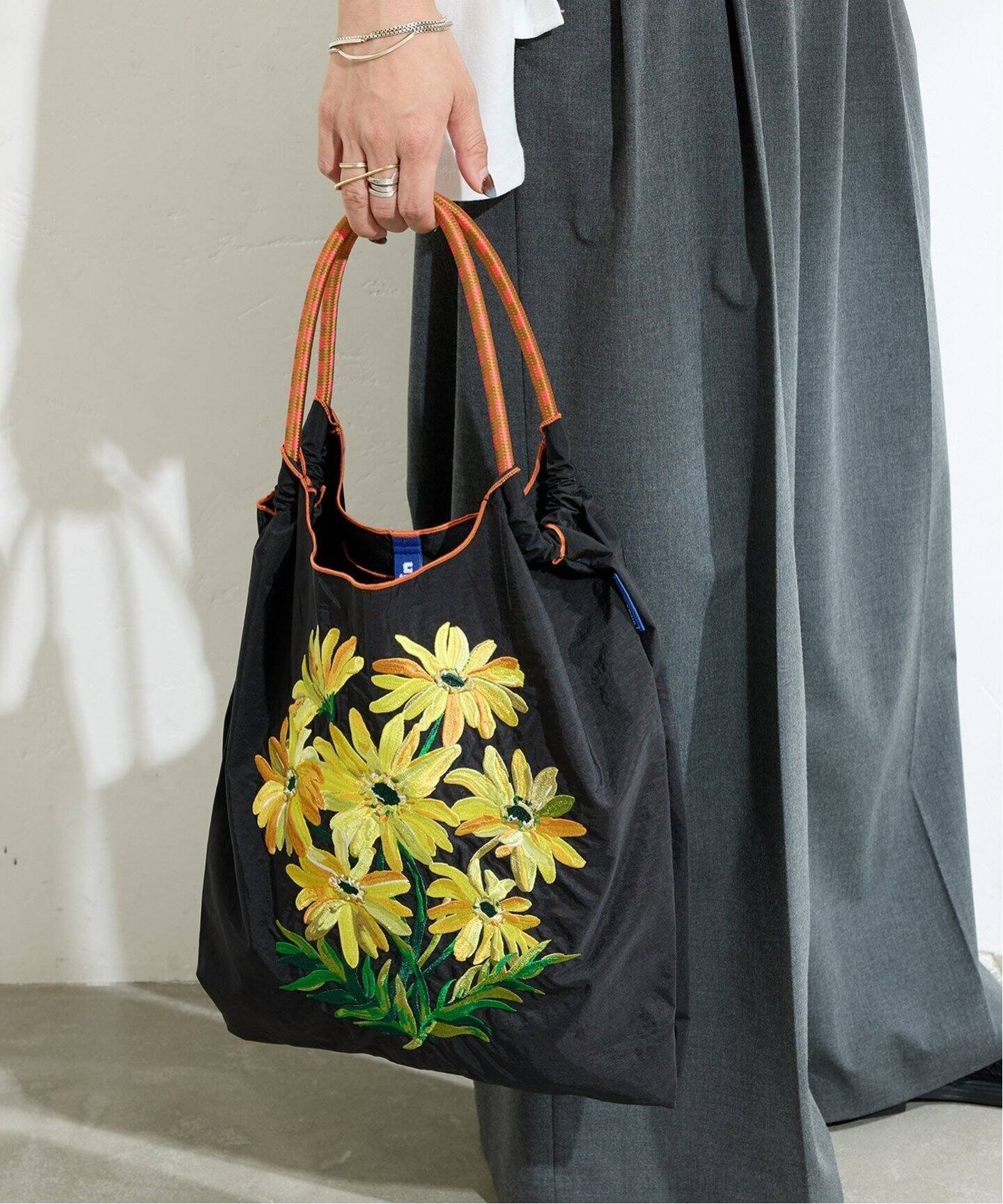 【ジャーナルスタンダード/JOURNAL STANDARD】の別注【BALL CHAIN *TOLIGHT】BAG インテリア・キッズ・メンズ・レディースファッション・服の通販 founy(ファニー) 　ファッション　Fashion　レディースファッション　Ladies' Fashion Online　バッグ　Bag　2025年　2025　2025-2026秋冬・A/W　Aw/Autumn/Winter/Fw/Fall/2025-2026　別注　Special Order　ブラック|ID: prp329100004589823 ipo3291000000032565133