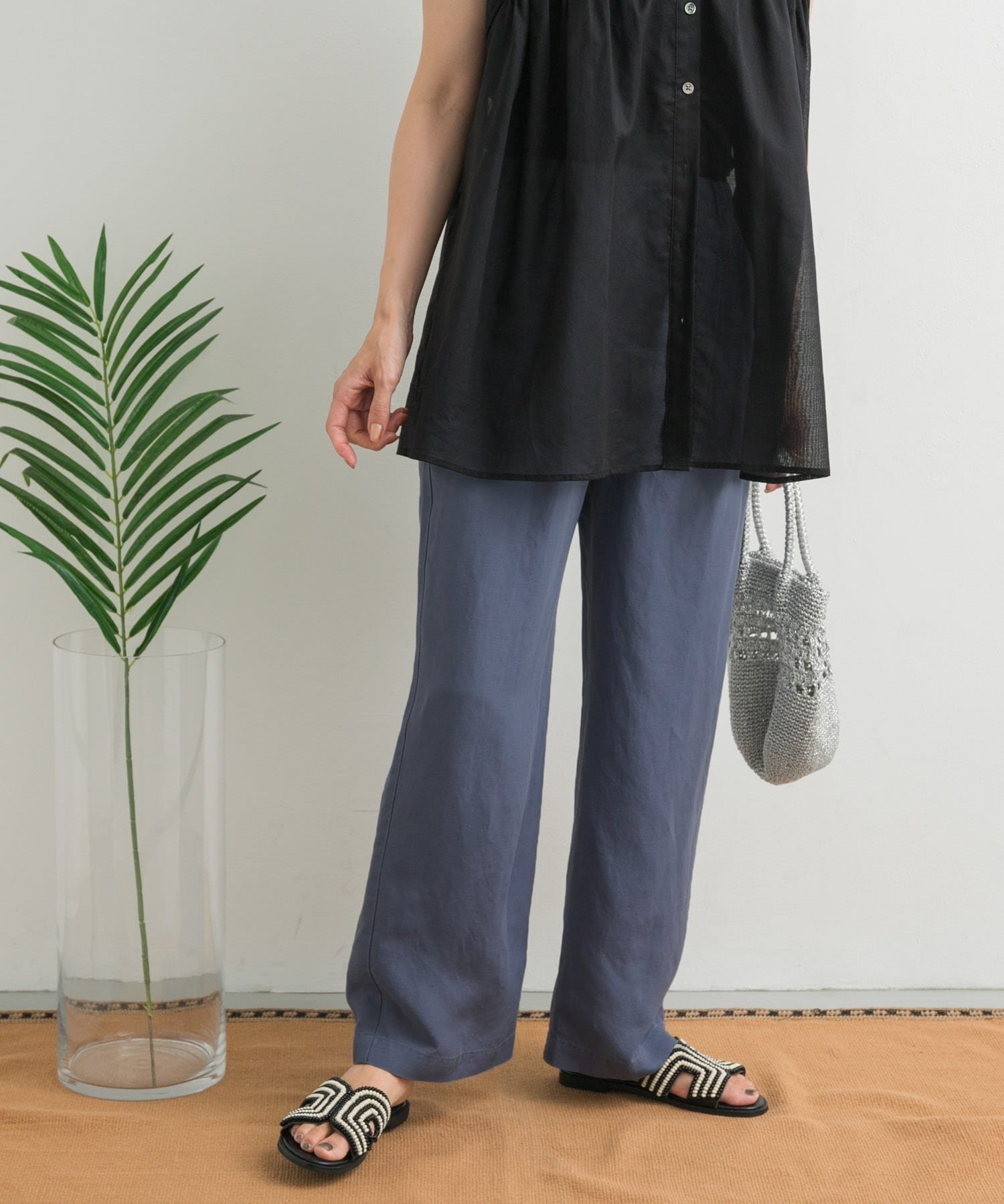 【アーバンリサーチ ドアーズ/URBAN RESEARCH DOORS】のリネン混イージーパンツ インテリア・キッズ・メンズ・レディースファッション・服の通販 founy(ファニー) 　ファッション　Fashion　レディースファッション　Fashion for Women　パンツ　Pants & Trousers　2025年　2025　2025春夏・S/S　Spring/Summer 2025 SS25　サンダル　Sandals, Summer Shoes　ストレート　Straight, Straight Cut　フラット　Flat, Flat Shoes　リネン　Linen, Linen Fabric　リラックス　Relax, Relaxed Fit　ワイド　Wide, Wide Fit　エレガント 上品　Elegant　夏　Summer　S/S・春夏　SS, Spring/Summer, Warm Season　BLUE|ID: prp329100004590010 ipo3291000000033225881