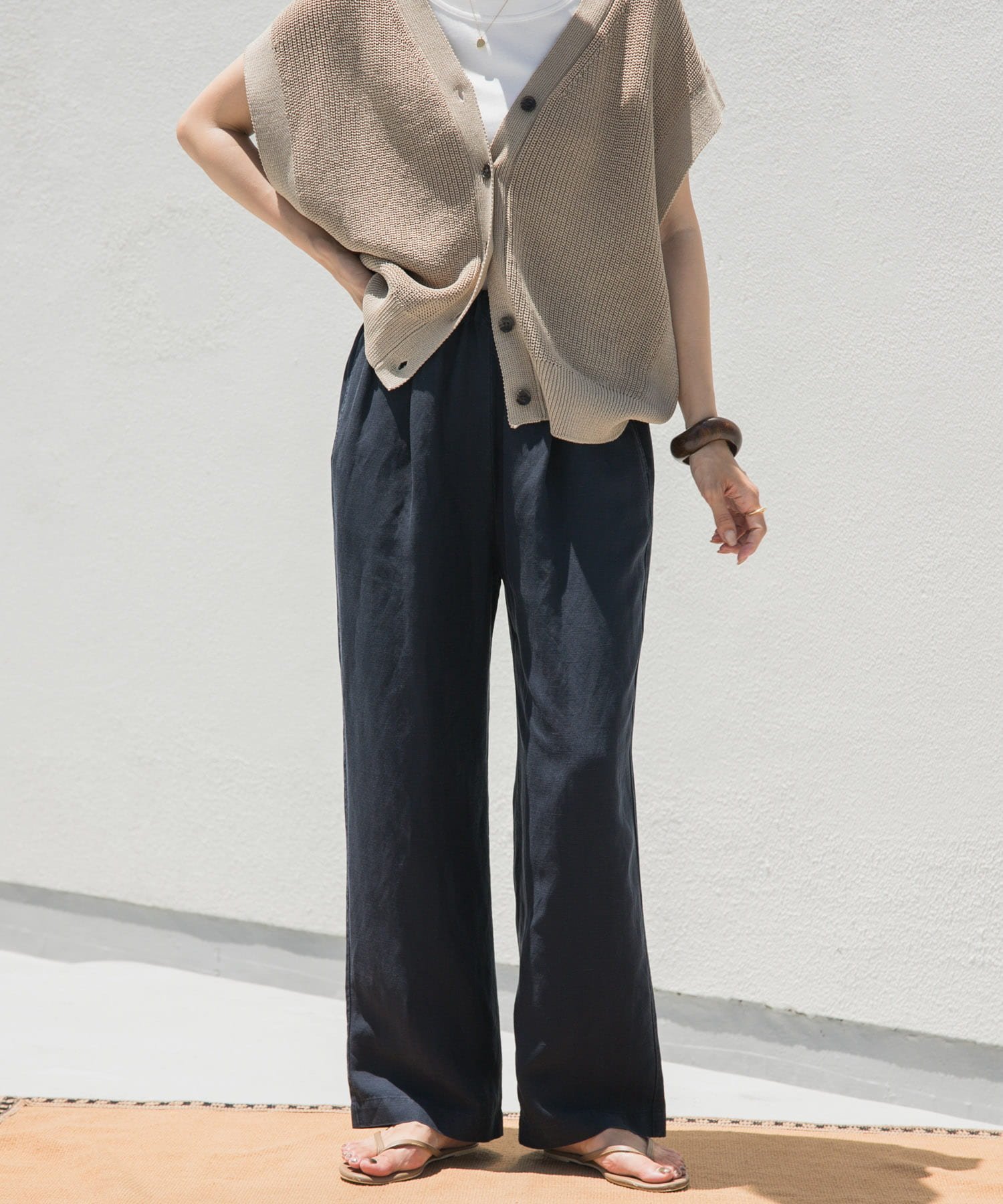 【アーバンリサーチ ドアーズ/URBAN RESEARCH DOORS】のリネン混イージーパンツ インテリア・キッズ・メンズ・レディースファッション・服の通販 founy(ファニー) 　ファッション　Fashion　レディースファッション　Fashion for Women　パンツ　Pants & Trousers　2025年　2025　2025春夏・S/S　Spring/Summer 2025 SS25　サンダル　Sandals, Summer Shoes　ストレート　Straight, Straight Cut　フラット　Flat, Flat Shoes　リネン　Linen, Linen Fabric　リラックス　Relax, Relaxed Fit　ワイド　Wide, Wide Fit　エレガント 上品　Elegant　夏　Summer　S/S・春夏　SS, Spring/Summer, Warm Season　D.NAVY|ID: prp329100004590010 ipo3291000000033225884