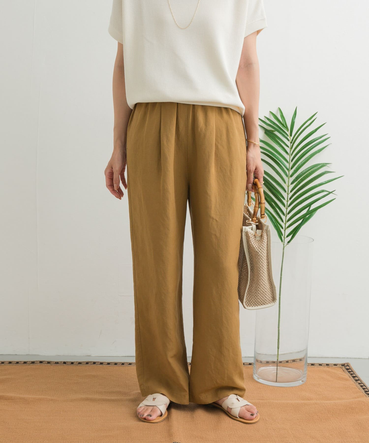 【アーバンリサーチ ドアーズ/URBAN RESEARCH DOORS】のリネン混イージーパンツ インテリア・キッズ・メンズ・レディースファッション・服の通販 founy(ファニー) 　ファッション　Fashion　レディースファッション　Fashion for Women　パンツ　Pants & Trousers　2025年　2025　2025春夏・S/S　Spring/Summer 2025 SS25　サンダル　Sandals, Summer Shoes　ストレート　Straight, Straight Cut　フラット　Flat, Flat Shoes　リネン　Linen, Linen Fabric　リラックス　Relax, Relaxed Fit　ワイド　Wide, Wide Fit　エレガント 上品　Elegant　夏　Summer　S/S・春夏　SS, Spring/Summer, Warm Season　CAMEL|ID: prp329100004590010 ipo3291000000033225886
