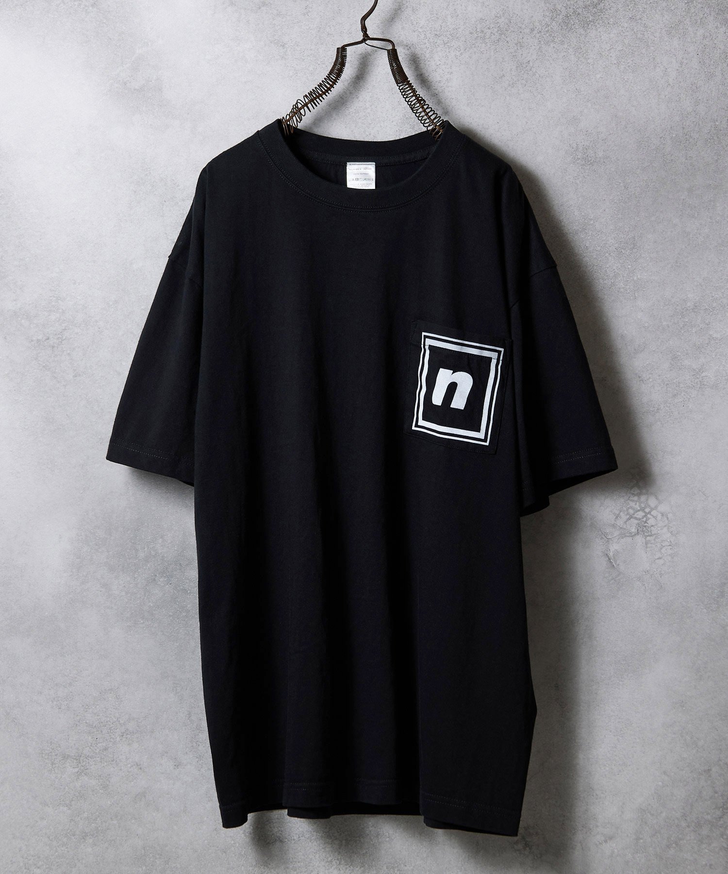 【ナンバー/Number】のn BOX LOGO PRINTED POCKET T-SHIRT 人気、トレンドファッション・服の通販 founy(ファニー) 　ファッション　Fashion　レディースファッション　Fashion for Women　トップス・カットソー　Cut & Sew Tops　シャツ・ブラウス・オフィスカジュアル　Elegant Blouses & Button-Ups　ロングTシャツ・Tシャツ　Longline T-Shirts & Tees　ウォッシュ　Washed Finish　ジップアップ　Zip-Up, Full Zip　ジャケット　Jacket, Outerwear　スタンダード　Standard, Basic　スラックス　Slacks, Dress Pants　セットアップ　Set-Up, Coordinated Outfit　ダメージ　Distressed, Destroyed　デニム　Denim, Jeans Material　定番　Standard, Basic Item　パーカー　Hoodie, Parka　プリント　Print, Printed Pattern　ベーシック　Basic, Essential　ポケット　Pocket, Pocket Detail　無地　Plain, Solid Color　ワイド　Wide, Wide Fit　ワンポイント　One Point, Statement Accent　おすすめ　Recommended / Our Picks　 other-1|ID: prp329100004590082 ipo3291000000032741902
