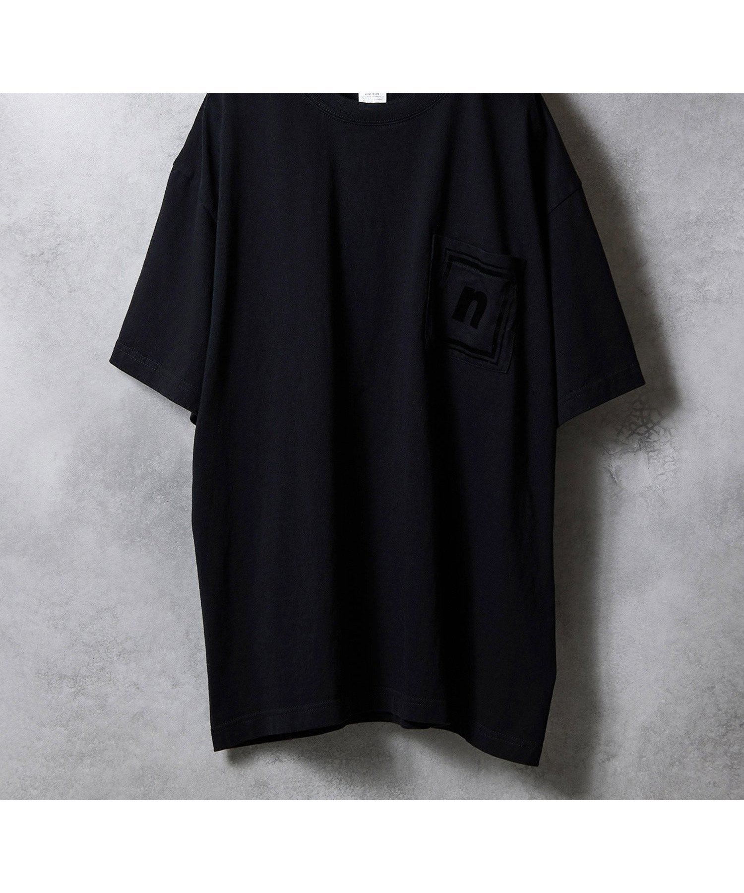 【ナンバー/Number】のn BOX LOGO PRINTED POCKET T-SHIRT インテリア・キッズ・メンズ・レディースファッション・服の通販 founy(ファニー) 　ファッション　Fashion　レディースファッション　Fashion for Women　トップス・カットソー　Cut & Sew Tops　シャツ・ブラウス・オフィスカジュアル　Elegant Blouses & Button-Ups　ロングTシャツ・Tシャツ　Longline T-Shirts & Tees　ウォッシュ　Washed Finish　ジップアップ　Zip-Up, Full Zip　ジャケット　Jacket, Outerwear　スタンダード　Standard, Basic　スラックス　Slacks, Dress Pants　セットアップ　Set-Up, Coordinated Outfit　ダメージ　Distressed, Destroyed　デニム　Denim, Jeans Material　定番　Standard, Basic Item　パーカー　Hoodie, Parka　プリント　Print, Printed Pattern　ベーシック　Basic, Essential　ポケット　Pocket, Pocket Detail　無地　Plain, Solid Color　ワイド　Wide, Wide Fit　ワンポイント　One Point, Statement Accent　おすすめ　Recommended / Our Picks　BLACK|ID: prp329100004590082 ipo3291000000032741906