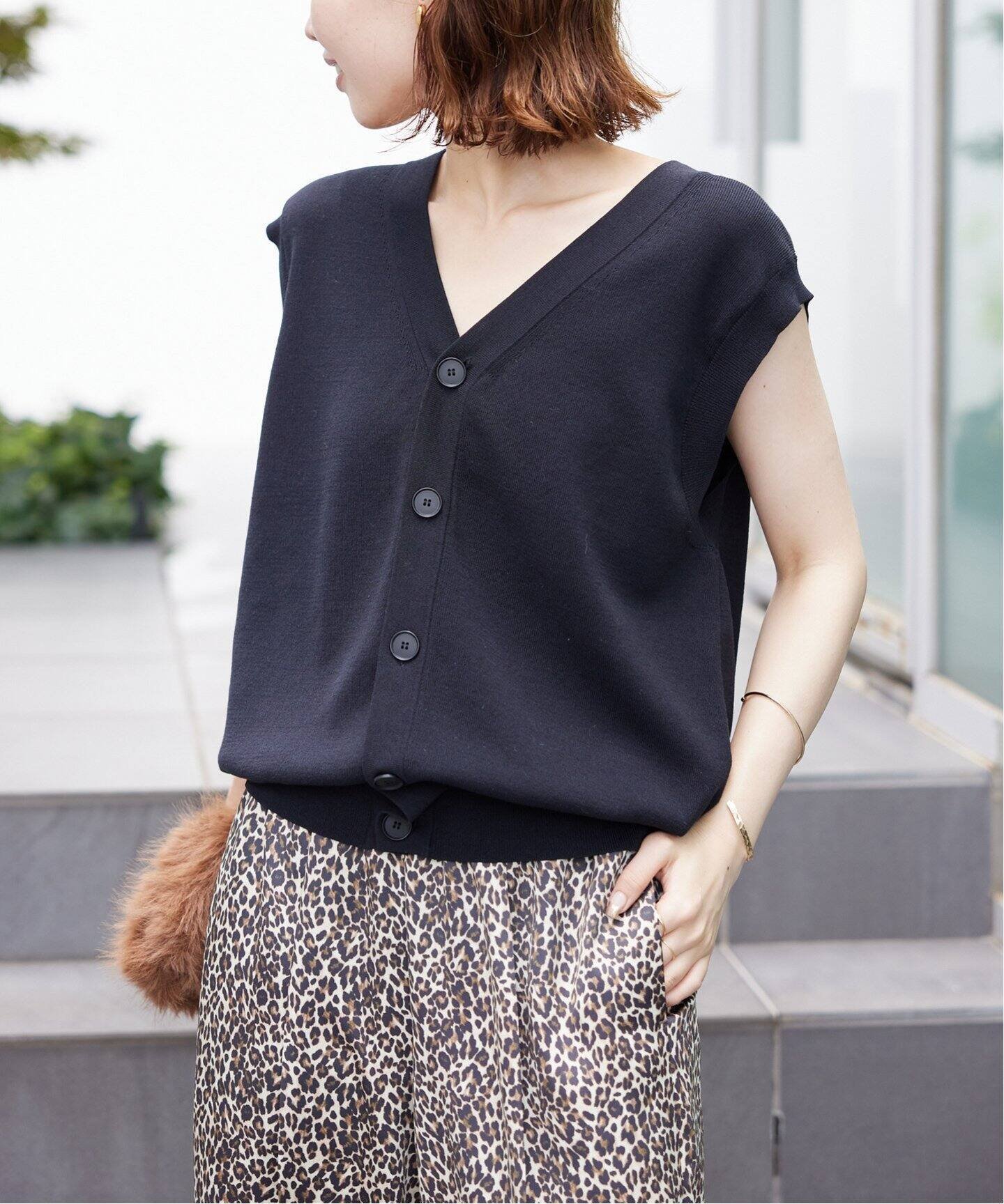【スローブ イエナ/SLOBE IENA】の《WEB限定/追加 》総針Vネック ニットベスト 人気、トレンドファッション・服の通販 founy(ファニー) 　ファッション　Fashion　レディースファッション　Fashion for Women　アウター　Coat / Outerwear Collection　トップス・カットソー　Cut & Sew Tops　ニット　Knit Tops & Sweaters　ベスト&ジレ / 重ね着スタイル　Vests & Gilets　Vネックトップス　V-Neck Tops / V-Cut Neckline Shirts　2025年　2025　2025-2026秋冬・A/W　Autumn/Winter 2025–26 AW25–26　ベスト　Vest, Waistcoat　 other-1|ID: prp329100004590198 ipo3291000000032974015