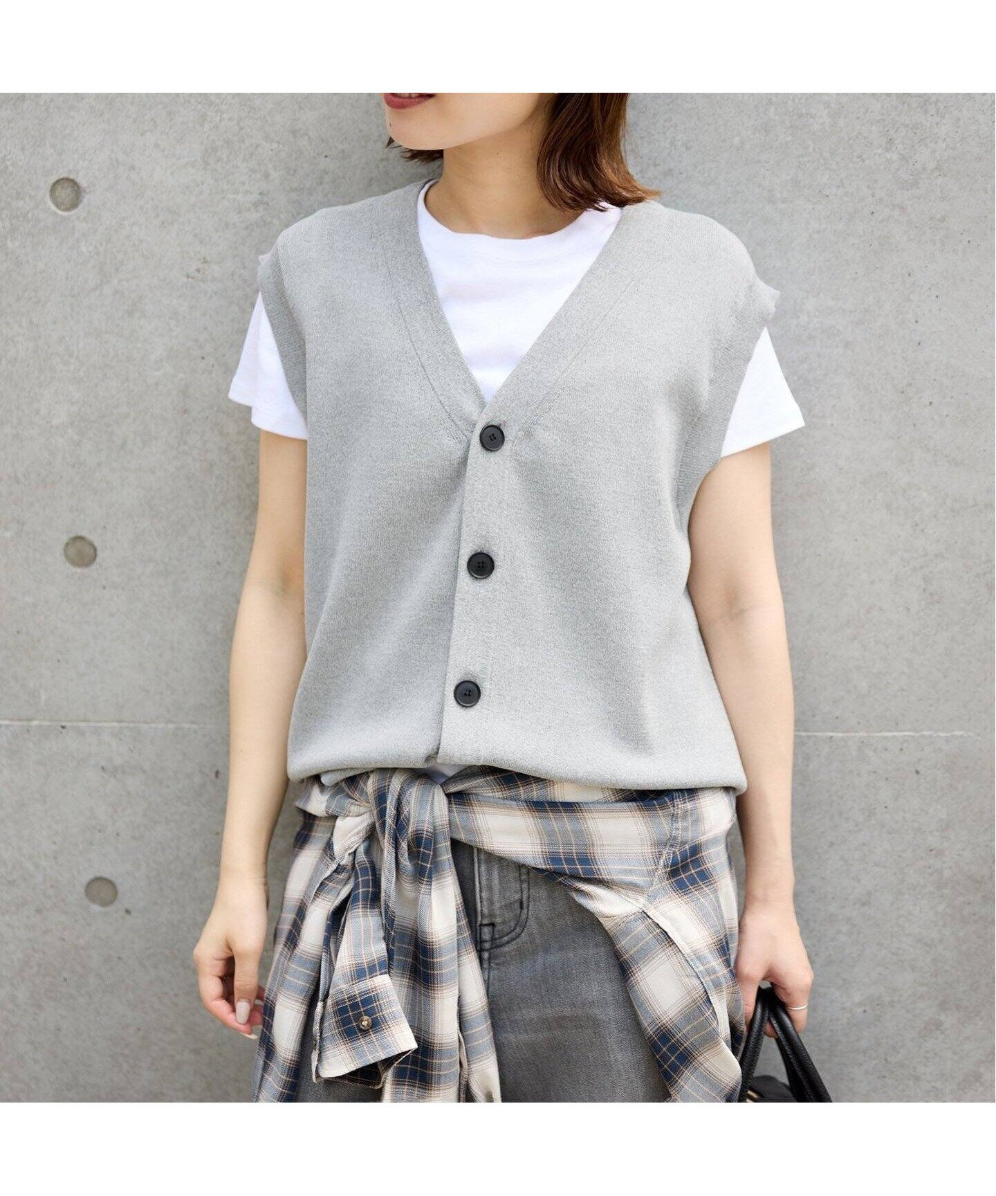 【スローブ イエナ/SLOBE IENA】の《WEB限定/追加 》総針Vネック ニットベスト インテリア・キッズ・メンズ・レディースファッション・服の通販 founy(ファニー) 　ファッション　Fashion　レディースファッション　Fashion for Women　アウター　Coat / Outerwear Collection　トップス・カットソー　Cut & Sew Tops　ニット　Knit Tops & Sweaters　ベスト&ジレ / 重ね着スタイル　Vests & Gilets　Vネックトップス　V-Neck Tops / V-Cut Neckline Shirts　2025年　2025　2025-2026秋冬・A/W　Autumn/Winter 2025–26 AW25–26　ベスト　Vest, Waistcoat　グレー|ID: prp329100004590198 ipo3291000000032974018
