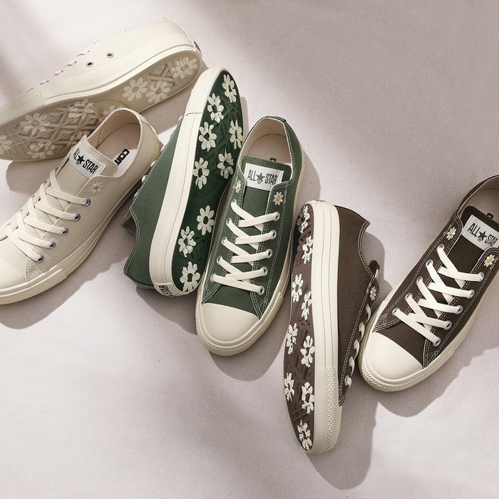 【コンバース/CONVERSE】の【CONVERSE 公式】ALL STAR DAISIES OX / 【コンバース 公式】オールスター デイジーズ OX ローカット インテリア・キッズ・メンズ・レディースファッション・服の通販 founy(ファニー) https://founy.com/ ファッション Fashion レディースファッション Ladies' Fashion Online シューズ Shoes トレンド Trend フラワー Flower モチーフ Motif |ID: prp329100004590232 ipo3291000000032569396