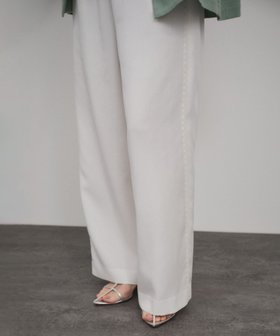 【サロン アダム エ ロペ/SALON adam et rope'】のサイドレースイージーリラックスパンツ 人気、トレンドファッション・服の通販 founy(ファニー) ファッション Fashion レディースファッション Fashion for Women パンツ Pants & Trousers 春 Spring シンプル Simple, Minimal タンク Tank Top, Sleeveless Top ポケット Pocket, Pocket Detail レース Lace, Lace Fabric S/S・春夏 SS, Spring/Summer, Warm Season 夏 Summer エレガント 上品 Elegant |ID:prp329100004590339