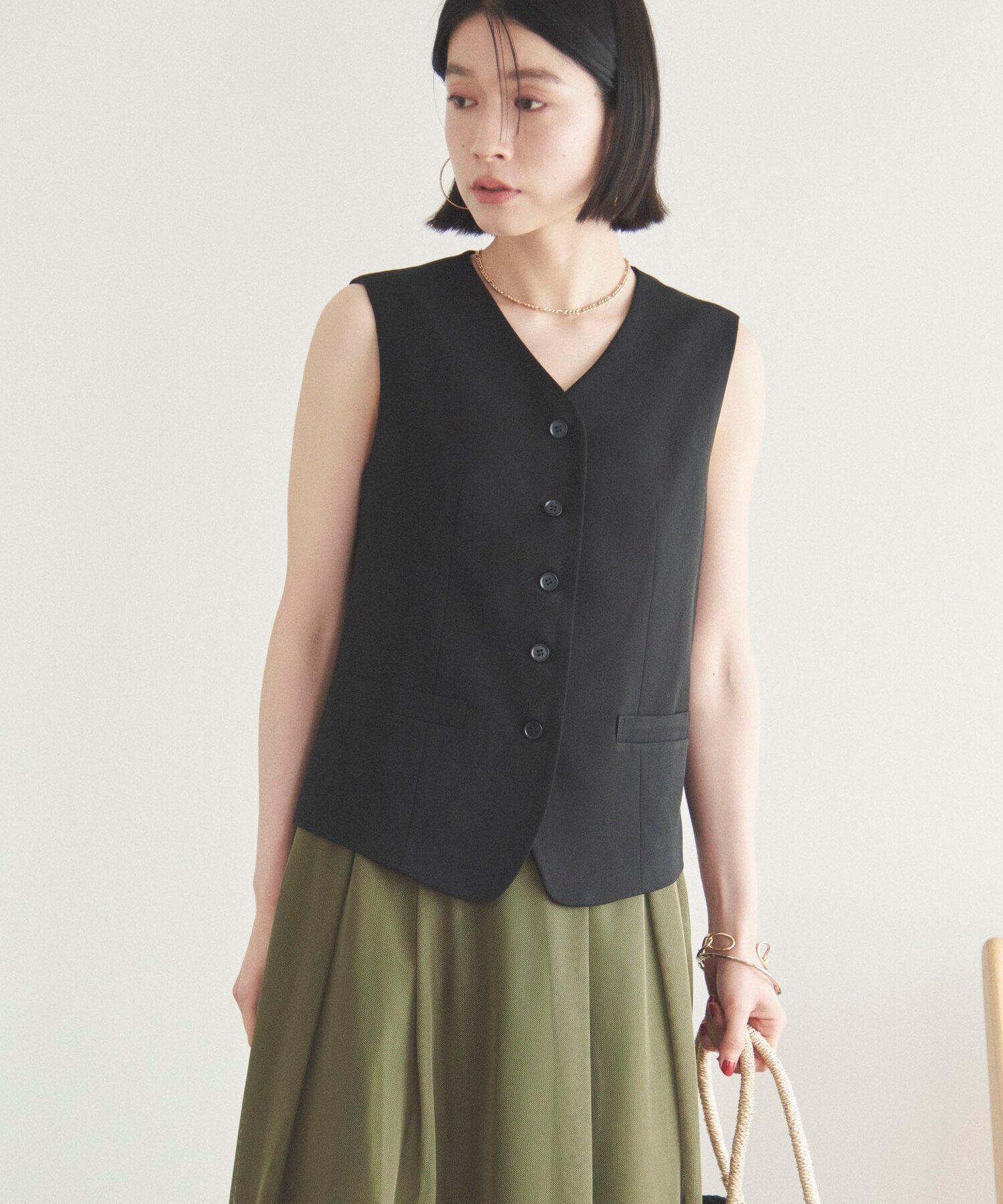 【ドゥ アルシーヴ/Doux archives】のコンパクトベスト インテリア・キッズ・メンズ・レディースファッション・服の通販 founy(ファニー) 　ファッション　Fashion　レディースファッション　Fashion for Women　アウター　Coat / Outerwear Collection　トップス・カットソー　Cut & Sew Tops　ベスト&ジレ / 重ね着スタイル　Vests & Gilets　クラシカル　Classical, Vintage-Inspired　コンパクト　Compact, Small Size　シンプル　Simple, Minimal　ストレッチ　Stretch, Stretchy Fabric　セットアップ　Set-Up, Coordinated Outfit　バランス　Balance, Style Balance　ベスト　Vest, Waistcoat　ボトム　Bottoms, Lower Wear　BLACK|ID: prp329100004590382 ipo3291000000033033797