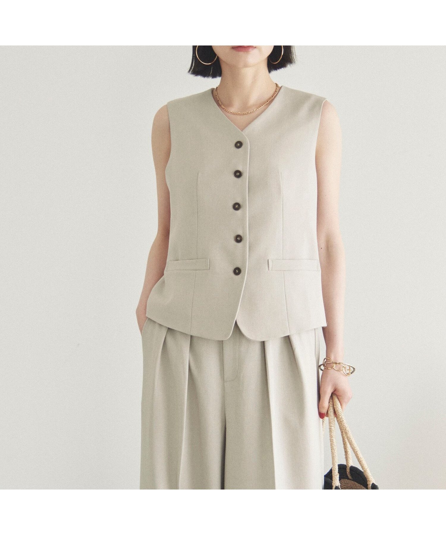 【ドゥ アルシーヴ/Doux archives】のコンパクトベスト インテリア・キッズ・メンズ・レディースファッション・服の通販 founy(ファニー) 　ファッション　Fashion　レディースファッション　Fashion for Women　アウター　Coat / Outerwear Collection　トップス・カットソー　Cut & Sew Tops　ベスト&ジレ / 重ね着スタイル　Vests & Gilets　クラシカル　Classical, Vintage-Inspired　コンパクト　Compact, Small Size　シンプル　Simple, Minimal　ストレッチ　Stretch, Stretchy Fabric　セットアップ　Set-Up, Coordinated Outfit　バランス　Balance, Style Balance　ベスト　Vest, Waistcoat　ボトム　Bottoms, Lower Wear　BEIGE|ID: prp329100004590382 ipo3291000000033033799