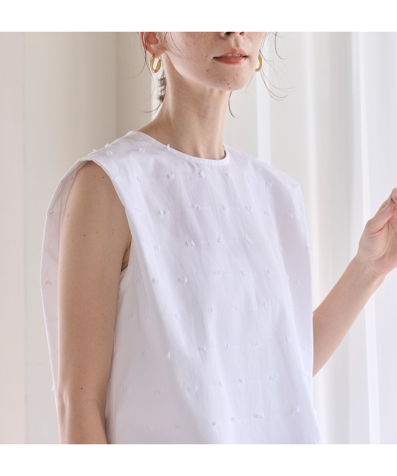 【ビューティ&ユース ユナイテッドアローズ/BEAUTY&YOUTH / UNITED ARROWS】のドット ジャガード ノースリーブ ブラウス 人気、トレンドファッション・服の通販 founy(ファニー) 　ファッション　Fashion　レディースファッション　Ladies' Fashion Online　トップス・カットソー　Tops/Tshirt　キャミソール / ノースリーブ　No Sleeves　シャツ/ブラウス　Shirts/Blouses　おすすめ　Recommend　インナー　Inner　グログラン　Grosgrain　シンプル　Simple　ジャケット　Jacket　デニム　Denim　ドット　Dot　ノースリーブ　No Sleeve　ボトム　Bottom　モチーフ　Motif　定番　Standard　 other-1|ID: prp329100004590449 ipo3291000000032571769