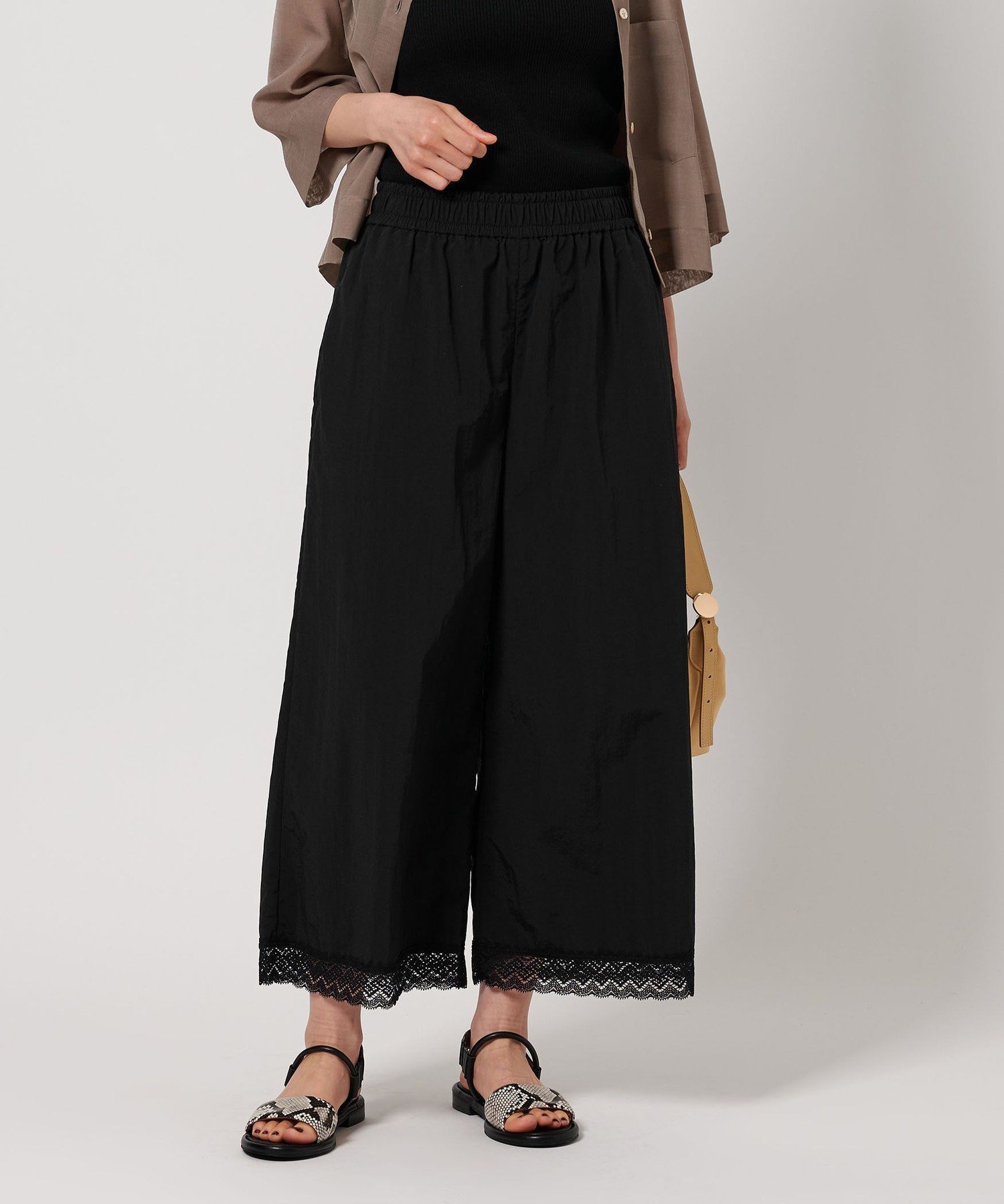 【ビューティ&ユース ユナイテッドアローズ/BEAUTY&YOUTH / UNITED ARROWS】の【WEB限定】裾レース ワイドイージーパンツ -ウォッシャブル- インテリア・キッズ・メンズ・レディースファッション・服の通販 founy(ファニー) 　ファッション　Fashion　レディースファッション　Ladies' Fashion Online　パンツ　Pants　ウォッシャブル　Washable　今季　This Season　ソックス　Socks　トレンド　Trend　フェミニン　Feminine　ミュール　Mule　リラックス　Relax　レース　Race　ワイド　Wide　ワッシャー　Washer　おすすめ　Recommend　夏　Summer　BLACK|ID: prp329100004590459 ipo3291000000032571870