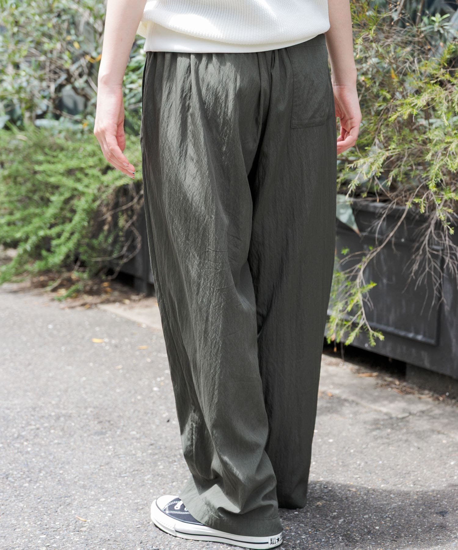 【アーバンリサーチ ドアーズ/URBAN RESEARCH DOORS】のFORK SPOON レーヨンナイロンイージーパンツ インテリア・キッズ・メンズ・レディースファッション・服の通販 founy(ファニー) 　ファッション　Fashion　レディースファッション　Fashion for Women　パンツ　Pants & Trousers　2025年　2025　2025春夏・S/S　Spring/Summer 2025 SS25　とろみ　Fluid, Flowy Fabric　ギャザー　Gathered, Ruffled　ストレート　Straight, Straight Cut　ノースリーブ　Sleeveless, No-Sleeve　フロント　Front, Front Design　ベーシック　Basic, Essential　ワイド　Wide, Wide Fit　エレガント 上品　Elegant　夏　Summer　S/S・春夏　SS, Spring/Summer, Warm Season　KHAKI|ID: prp329100004590512 ipo3291000000032651460