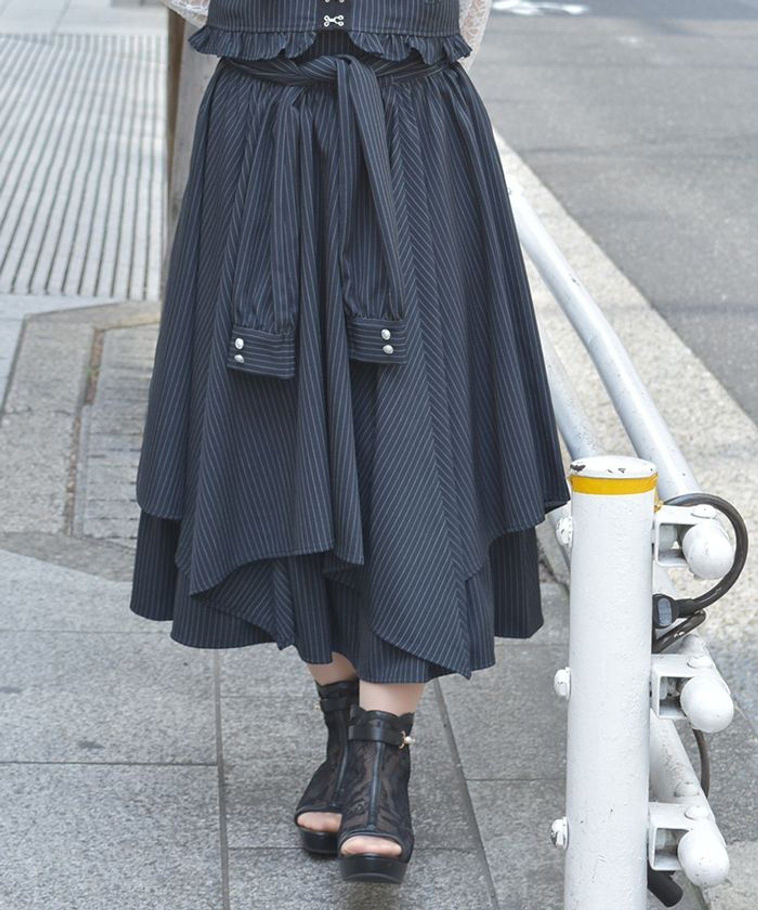 【アクシーズファム/axes femme】のシャツ巻き風イレヘムスカート インテリア・キッズ・メンズ・レディースファッション・服の通販 founy(ファニー) 　ファッション　Fashion　レディースファッション　Ladies' Fashion Online　スカート　Skirt　コルセット　Corset　紺|ID: prp329100004590745 ipo3291000000032678745