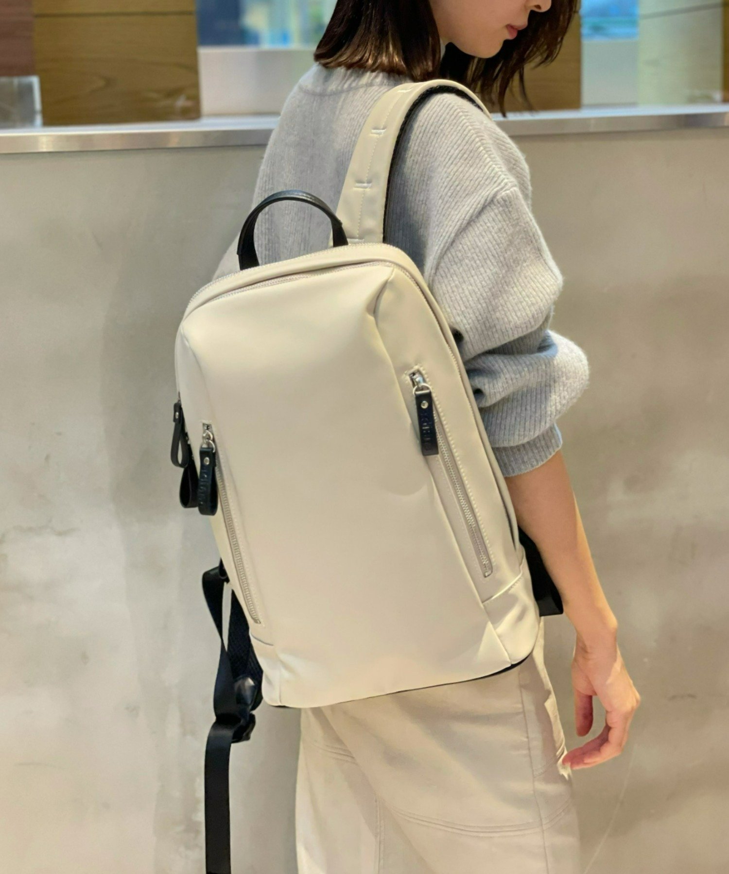 【プラスダイアナ/plus diana】の【ノートPC収納可能】クッション入りA4リュック インテリア・キッズ・メンズ・レディースファッション・服の通販 founy(ファニー) 　ファッション　Fashion　レディースファッション　Ladies' Fashion Online　クッション　Cushion　傘　Umbrella　シンプル　Simple　スタイリッシュ　Stylish　スーツ　Suit　フォルム　Form　ポケット　Pocket　リュック　Ruck Sack　おすすめ　Recommend　ベージュ合皮スムース*|ID: prp329100004590814 ipo3291000000032623672