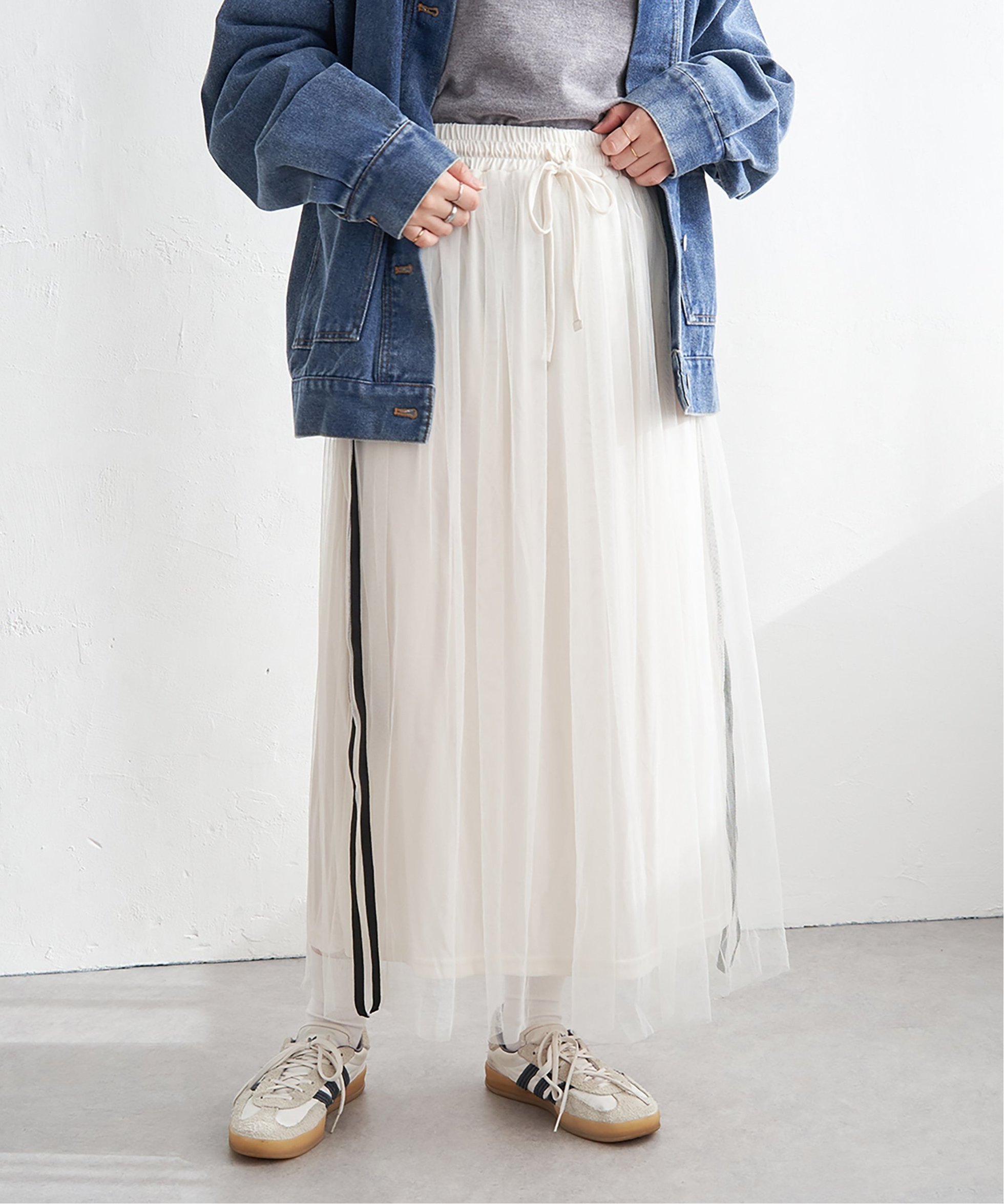 【ヴァンス エクスチェンジ/VENCE EXCHANGE】のサイドラインチュールスカート インテリア・キッズ・メンズ・レディースファッション・服の通販 founy(ファニー) 　ファッション　Fashion　レディースファッション　Ladies' Fashion Online　スカート　Skirt　おすすめ　Recommend　エアリー　Airy　ジャケット　Jacket　スウェット　Sweat　チュール　Tulle　フィット　Fit　フェミニン　Feminine　リラックス　Relax　オフホワイト|ID: prp329100004590949 ipo3291000000032653245