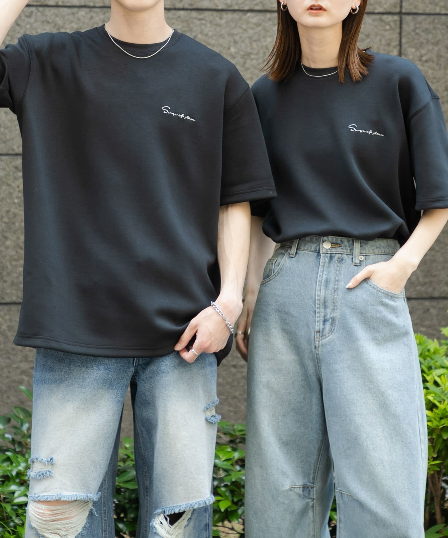 【センスオブプレイス/SENSE OF PLACE by URBAN RESEARCH / MEN】の『一部WEB限定カラー』『ユニセックス』シシュウダンボールポンチショートスリーブTシャツ インテリア・キッズ・メンズ・レディースファッション・服の通販 founy(ファニー) 　ファッション　Fashion　メンズファッション　Fashion for Men　2025年　2025　2025春夏・S/S　Spring/Summer 2025 SS25　インナー　Innerwear　ストレッチ　Stretch, Stretchy Fabric　レギュラー　Regular, Standard Fit　ワンポイント　One Point, Statement Accent　夏　Summer　S/S・春夏　SS, Spring/Summer, Warm Season　BLK×WHT|ID: prp329100004591220 ipo3291000000032998476