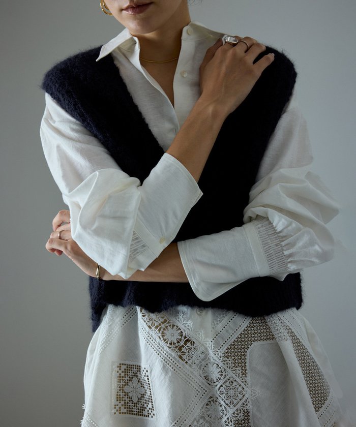 【サロン アダム エ ロペ/SALON adam et rope'】のヘムクロスレースシャツ インテリア・キッズ・メンズ・レディースファッション・服の通販 founy(ファニー) https://founy.com/ ファッション Fashion レディースファッション Ladies' Fashion Online トップス・カットソー Tops/Tshirt シャツ/ブラウス Shirts/Blouses おすすめ Recommend フロント Front ポケット Pocket モチーフ Motif レース Race ヴィンテージ Vintage 夏 Summer |ID: prp329100004592590 ipo3291000000032605344