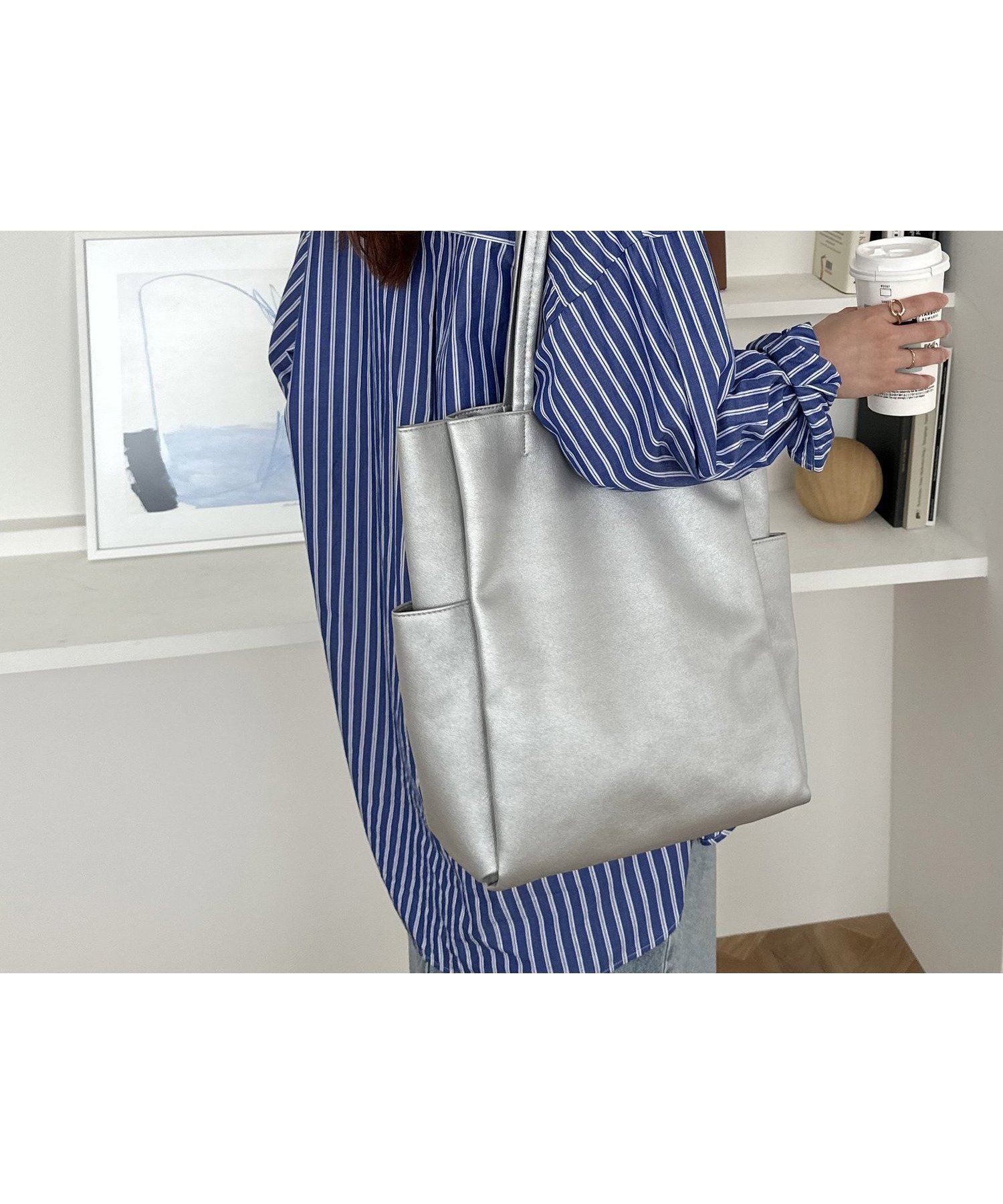 【ディスコート/Discoat】の【ご好評につき再販売!/ 通勤・通学にも◎】A4対応仕切りトートバッグ インテリア・キッズ・メンズ・レディースファッション・服の通販 founy(ファニー) 　ファッション　Fashion　レディースファッション　Fashion for Women　バッグ　Bags　傘　Umbrella, Parasol　シンプル　Simple, Minimal　財布　Wallet, Purse　雑誌　Magazine, Fashion Magazine　手帳　Planner, Notebook　ハンカチ　Handkerchief, Hanky　ポケット　Pocket, Pocket Detail　ポーチ　Pouch, Small Case　おすすめ　Recommended / Our Picks　ビジネス 仕事 通勤　Business / Work / Commuting　シルバー|ID: prp329100004592619 ipo3291000000032724267