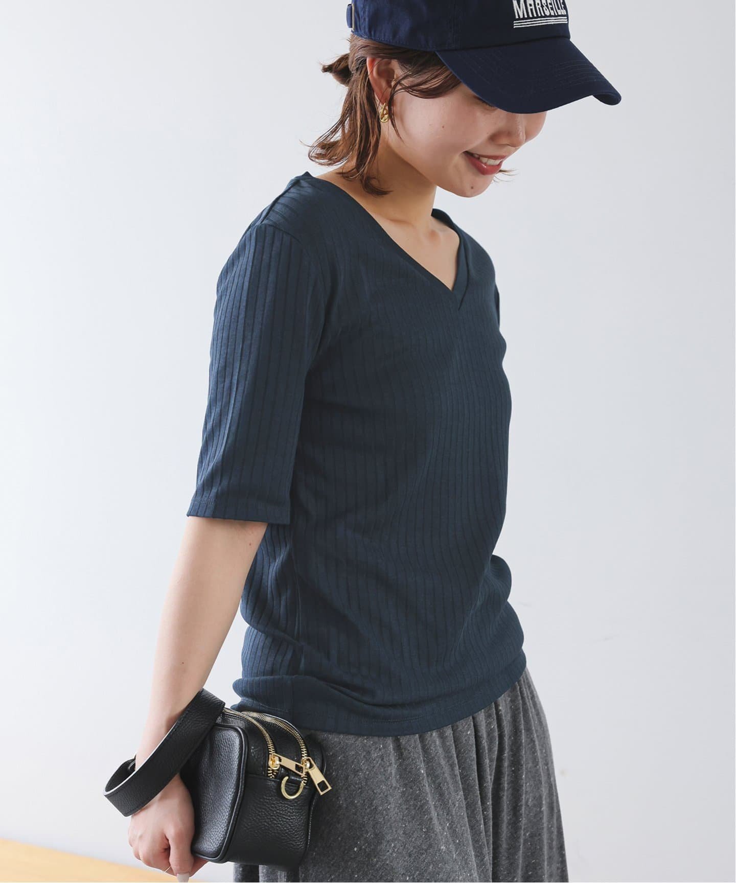 【スローブ イエナ/SLOBE IENA】の《汗染み防止/抗菌防臭》リブVネックプルオーバー インテリア・キッズ・メンズ・レディースファッション・服の通販 founy(ファニー) 　ファッション　Fashion　レディースファッション　Fashion for Women　トップス・カットソー　Cut & Sew Tops　カジュアルプルオーバー・ニットトップス　Pullovers & Knit Tops / Casual Pullovers　Vネックトップス　V-Neck Tops / V-Cut Neckline Shirts　2025年　2025　2025春夏・S/S　Spring/Summer 2025 SS25　インナー　Innerwear　カットソー　Cut and Sewn Top　キャミワンピース　Cami Dress, Slip Dress　デコルテ　Décolleté, Neckline　バランス　Balance, Style Balance　夏　Summer　抗菌　Antibacterial, Bacteria-Resistant　ネイビー|ID: prp329100004592622 ipo3291000000032796841